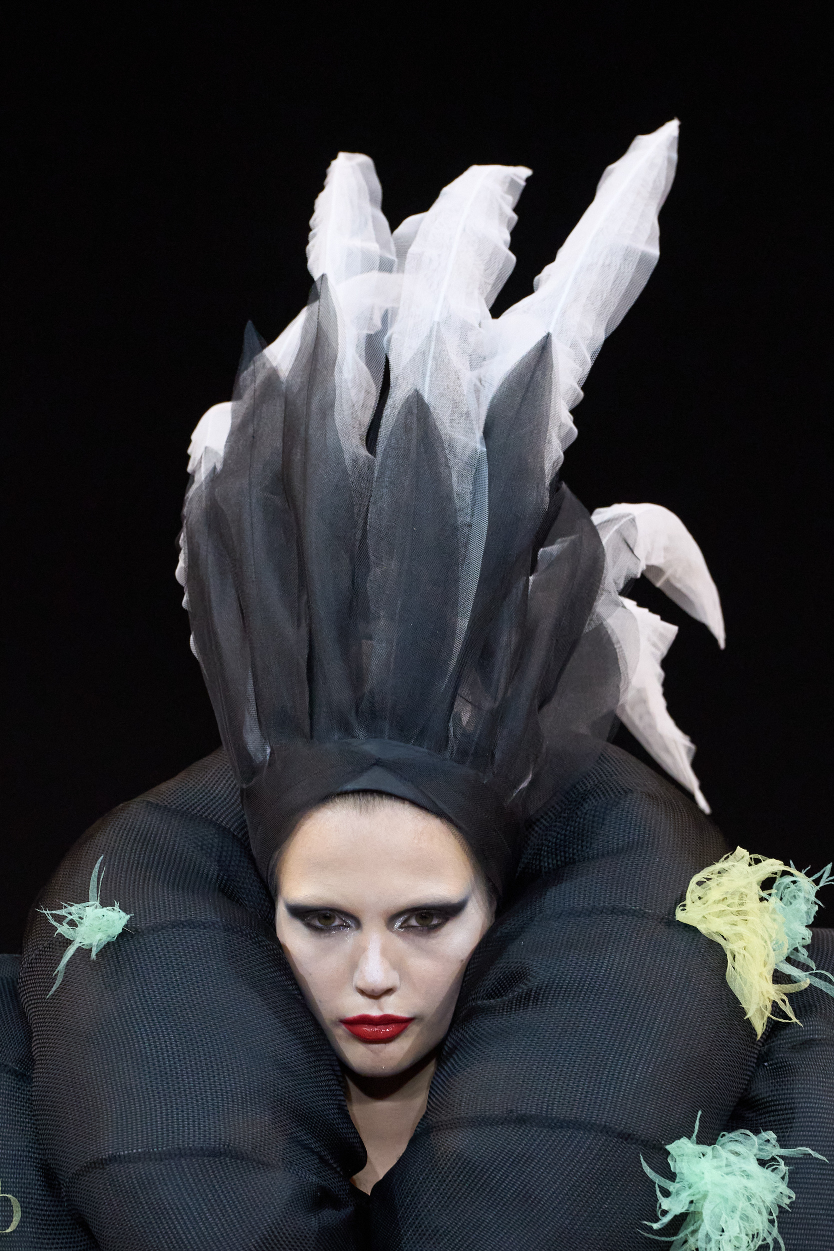 Viktor & Rolf Fall 2025 Couture Fashion Show Details