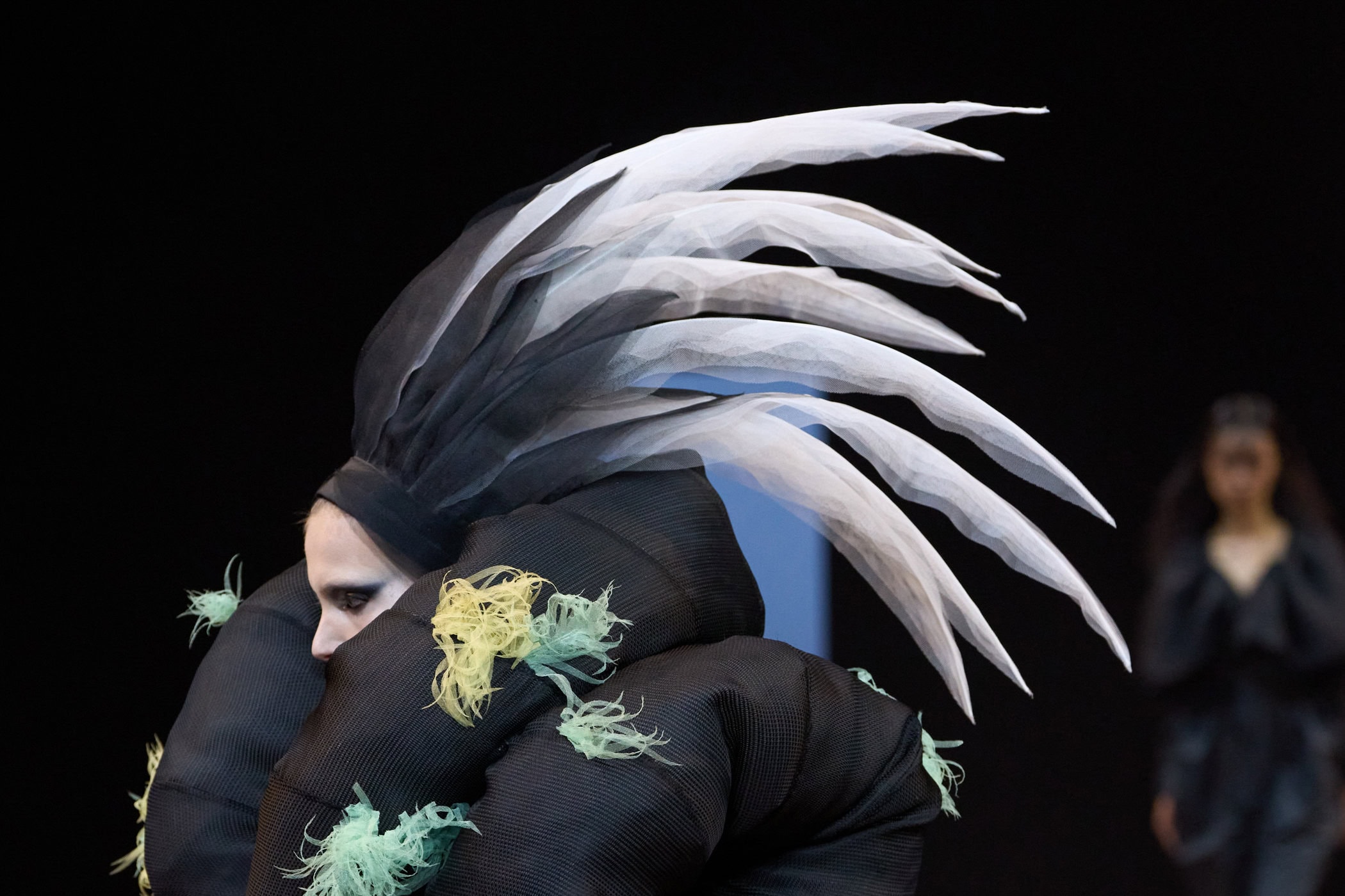Viktor & Rolf Fall 2025 Couture Fashion Show Details