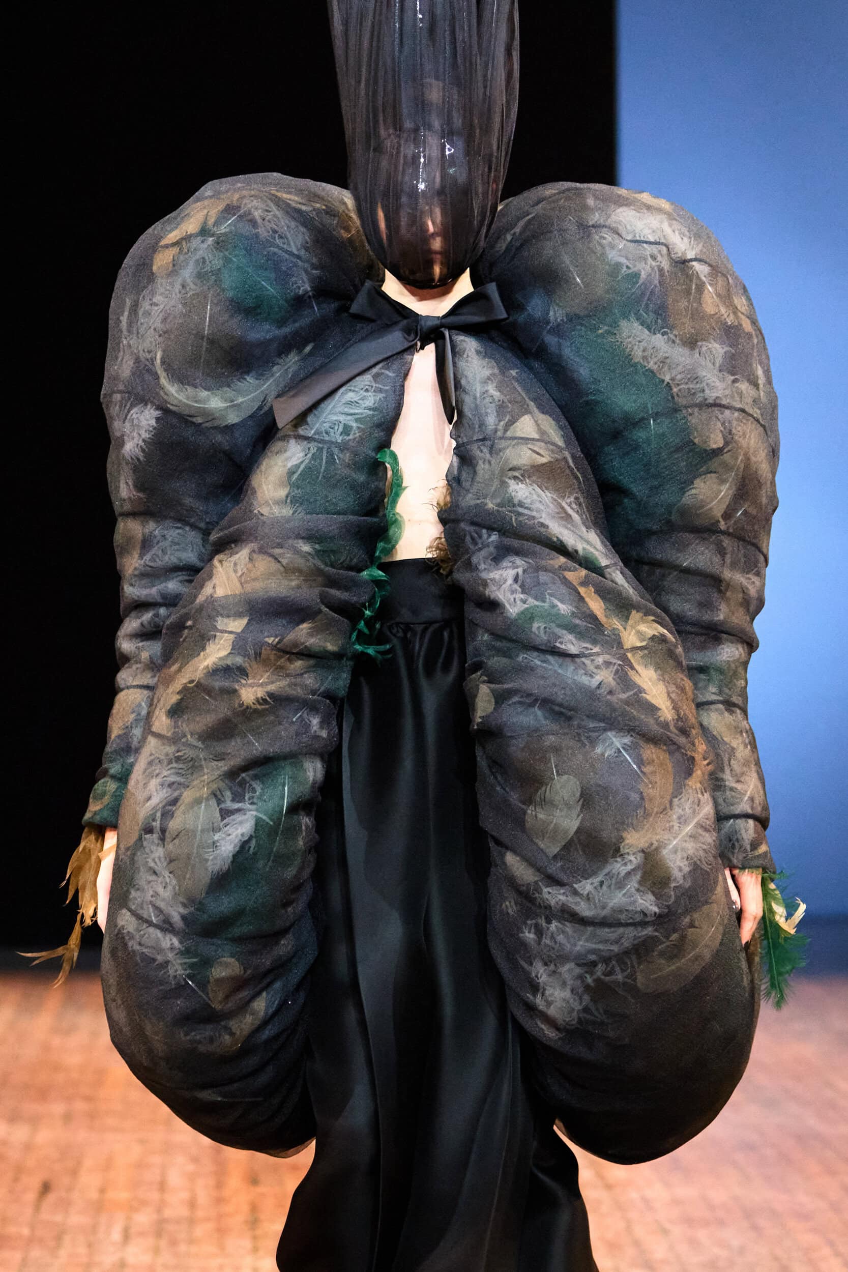 Viktor & Rolf Fall 2025 Couture Fashion Show Details