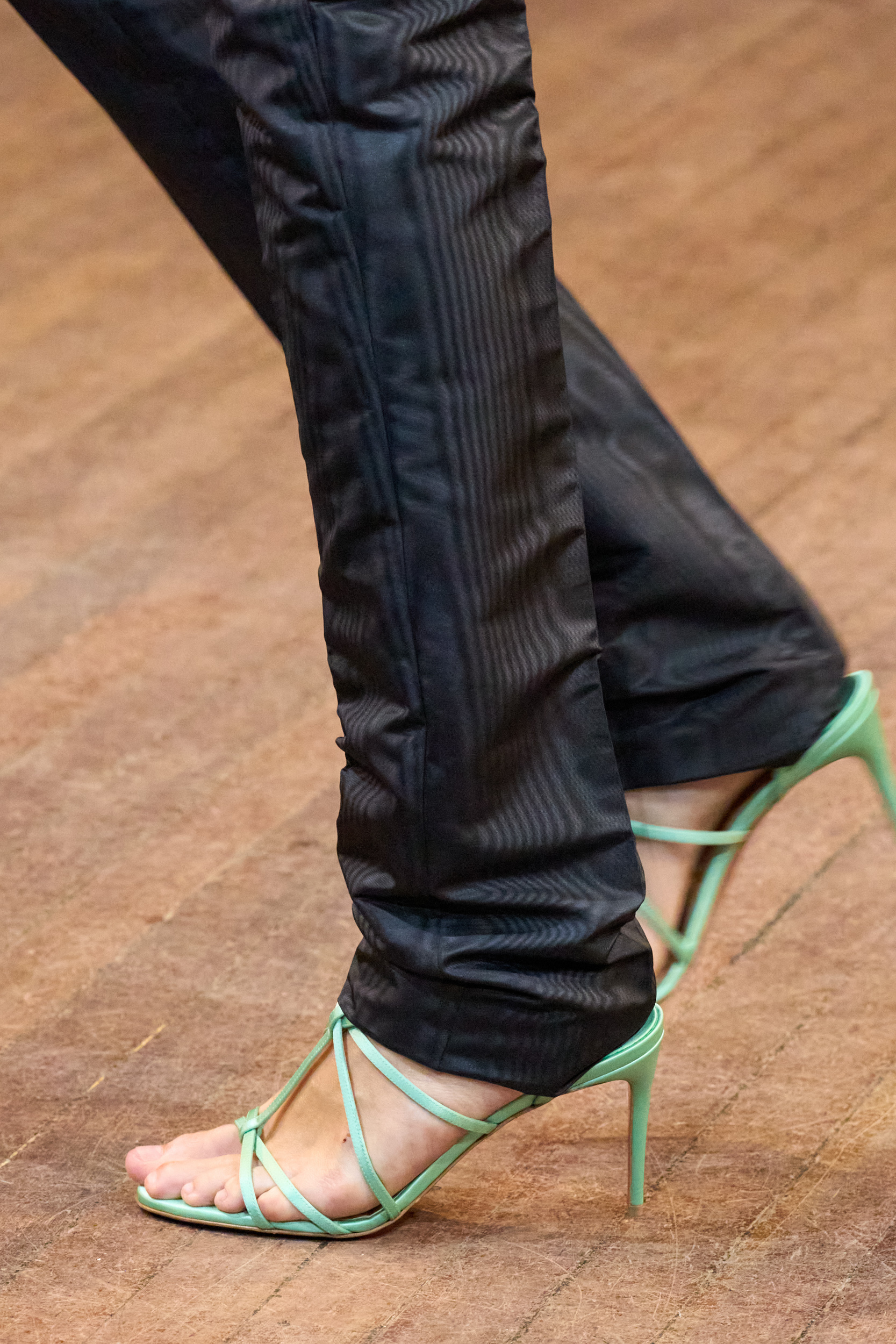 Viktor & Rolf Fall 2025 Couture Fashion Show Details