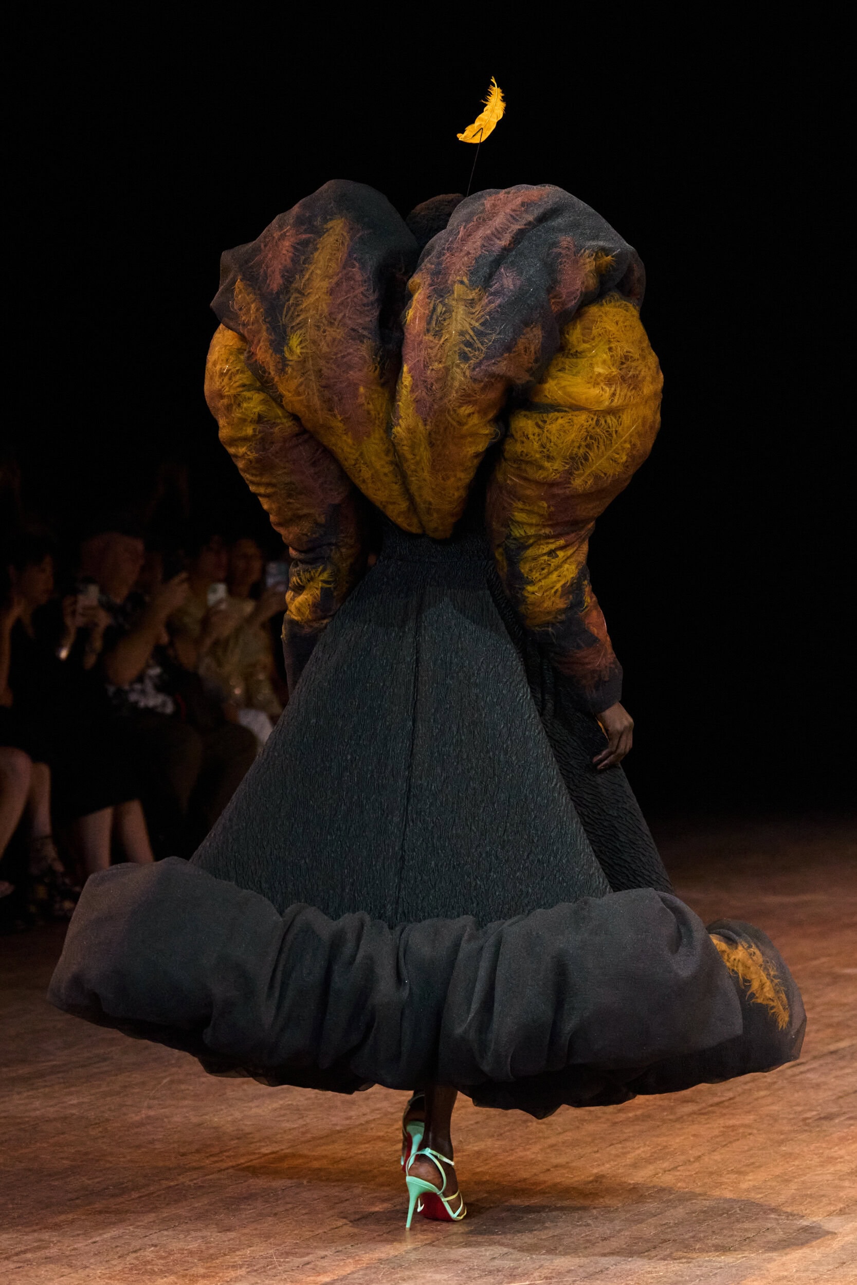 Viktor & Rolf Fall 2025 Couture Fashion Show Details