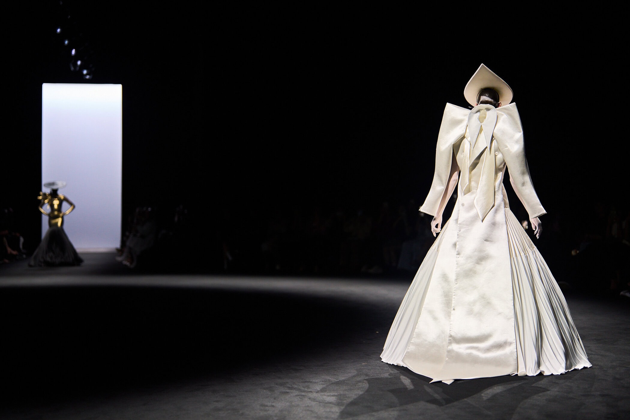 Robert Wun Fall 2025 Couture Fashion Show Atmosphere