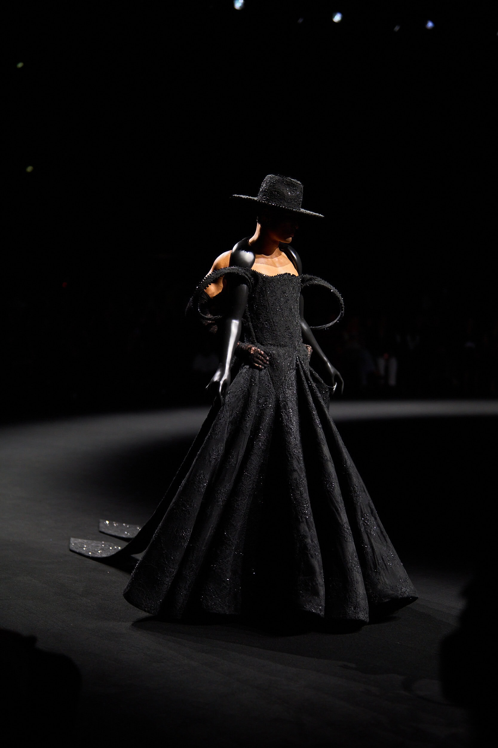 Robert Wun Fall 2025 Couture Fashion Show Atmosphere