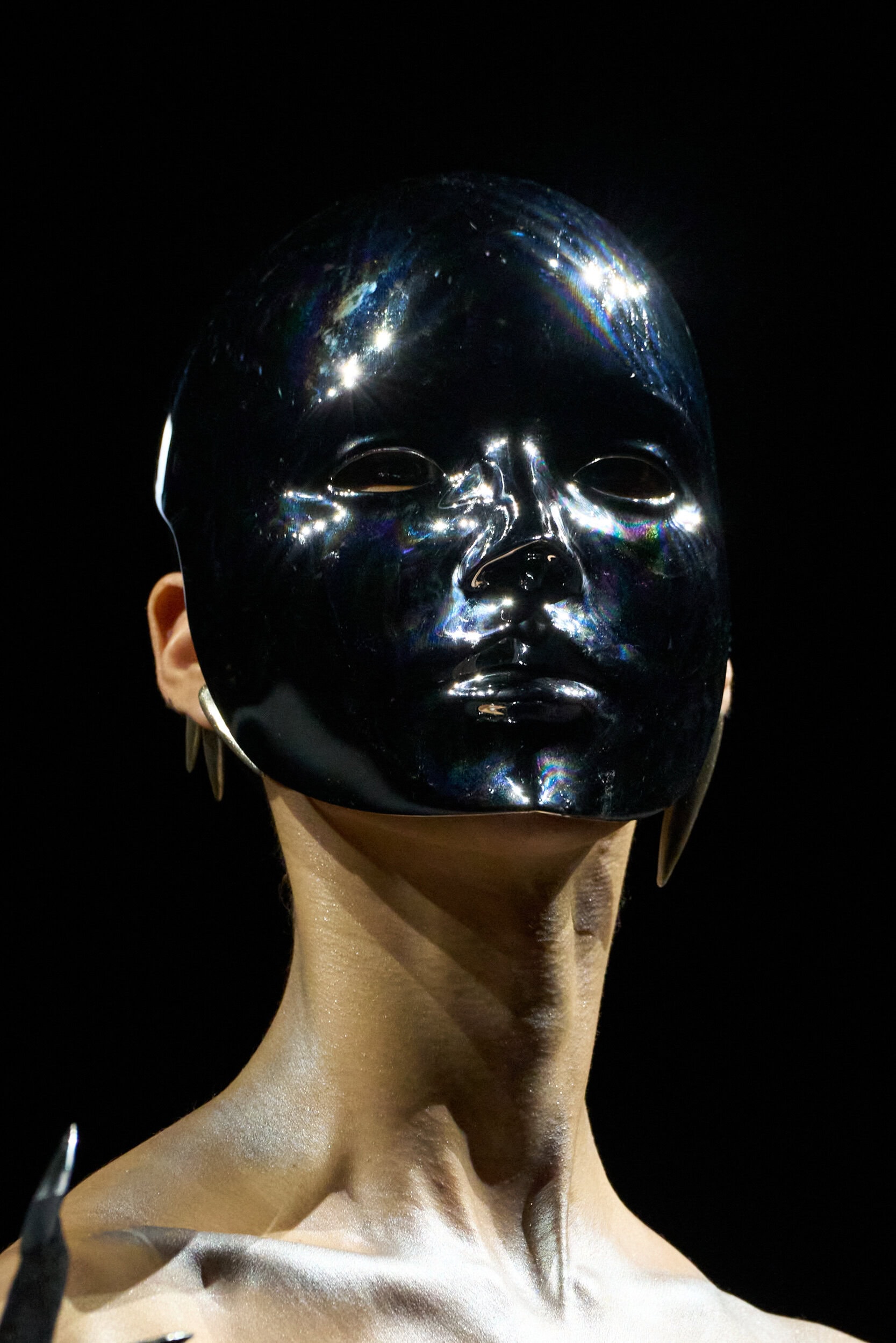 Robert Wun Fall 2025 Couture Fashion Show Details