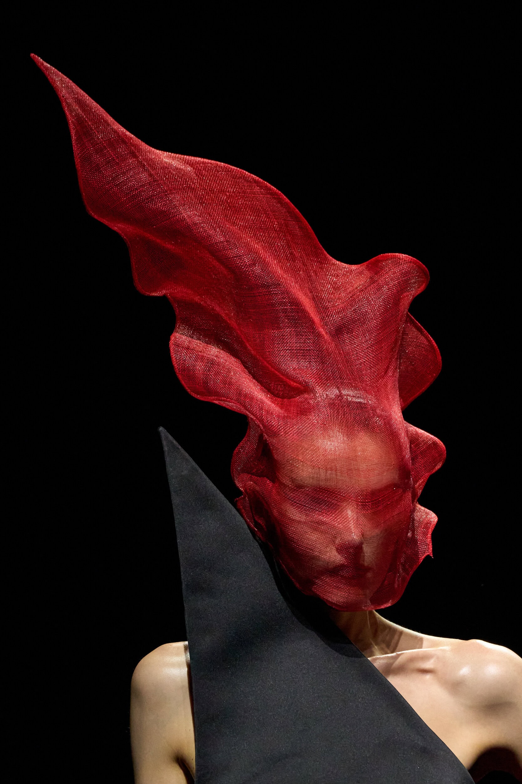 Robert Wun Fall 2025 Couture Fashion Show Details