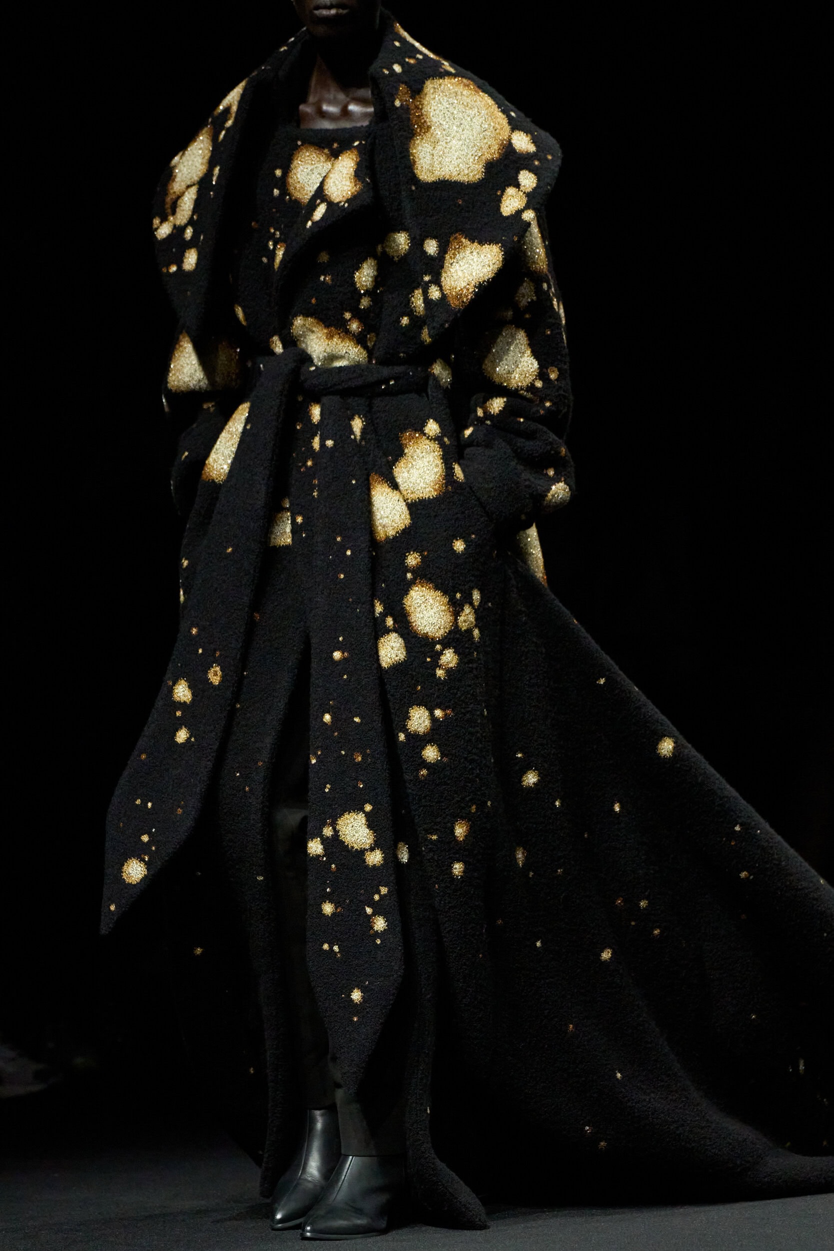 Robert Wun Fall 2025 Couture Fashion Show Details