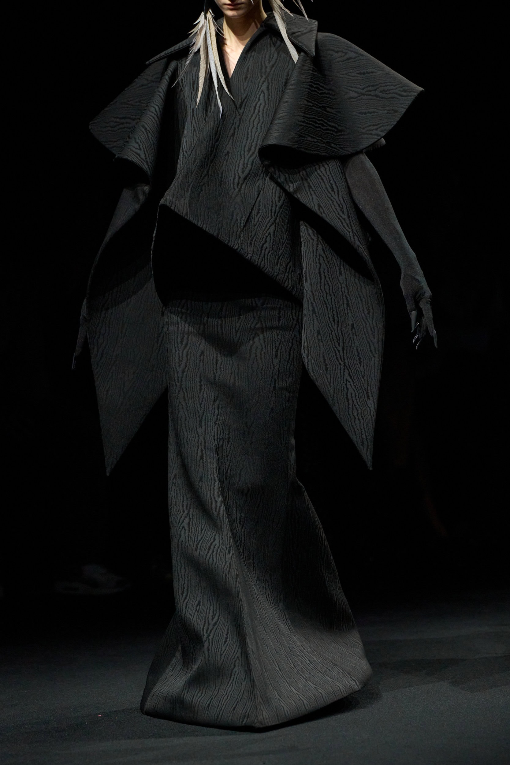 Robert Wun Fall 2025 Couture Fashion Show Details
