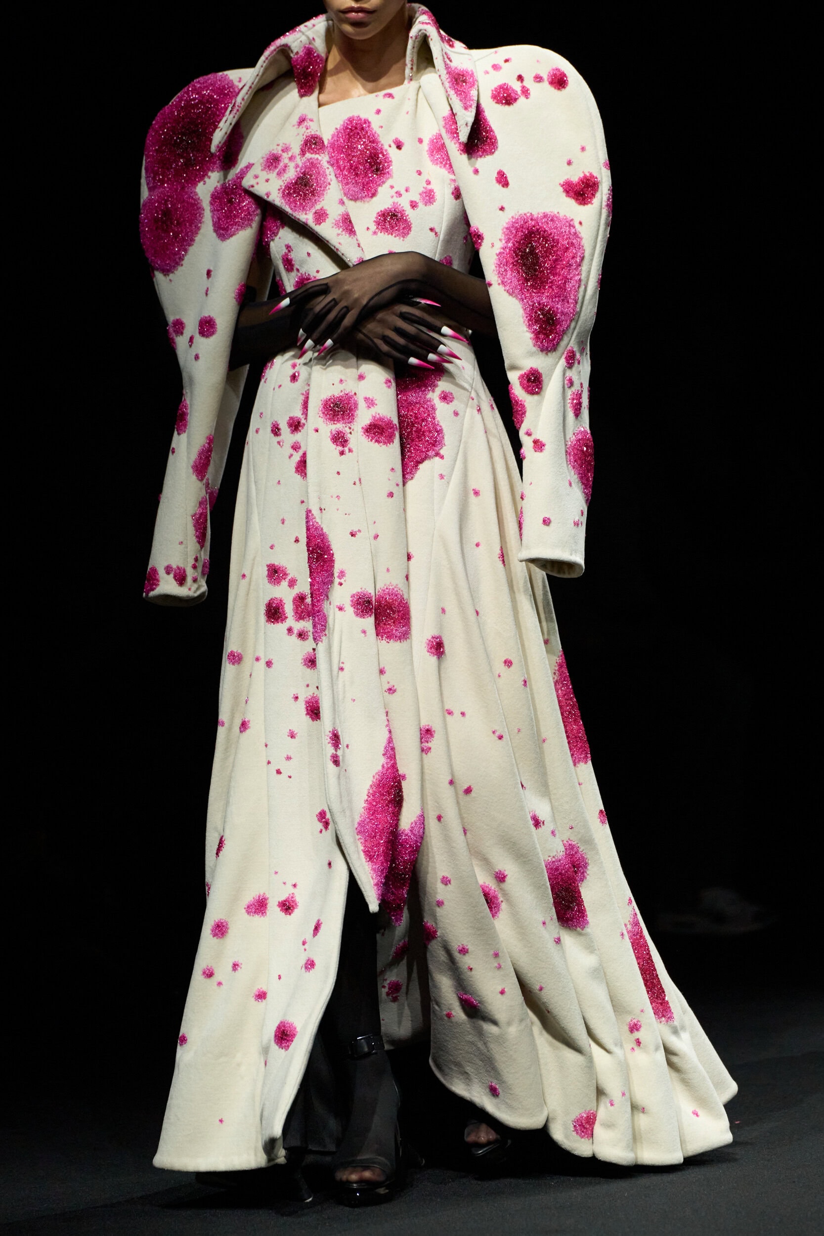 Robert Wun Fall 2025 Couture Fashion Show Details