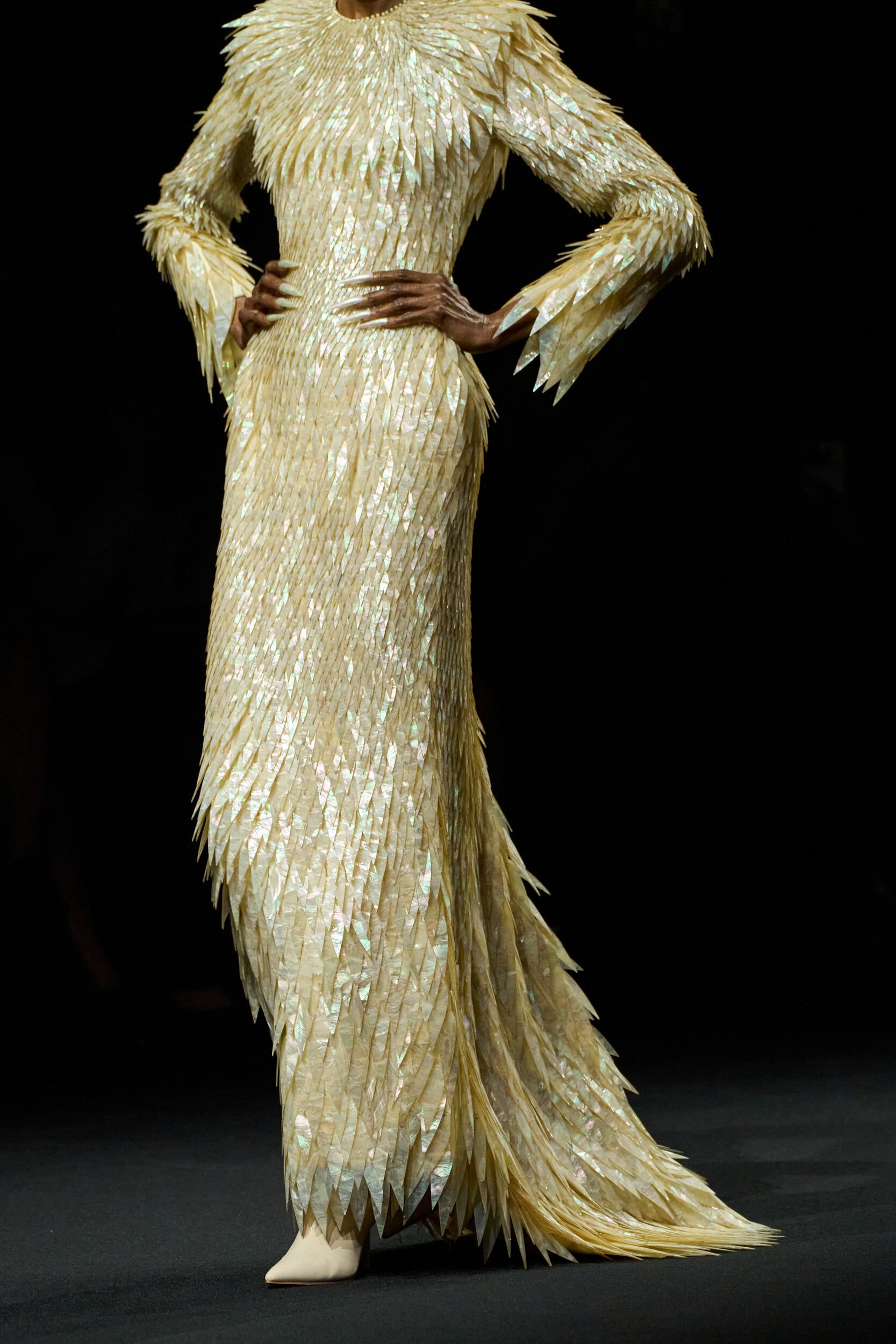 Robert Wun Fall 2025 Couture Fashion Show Details