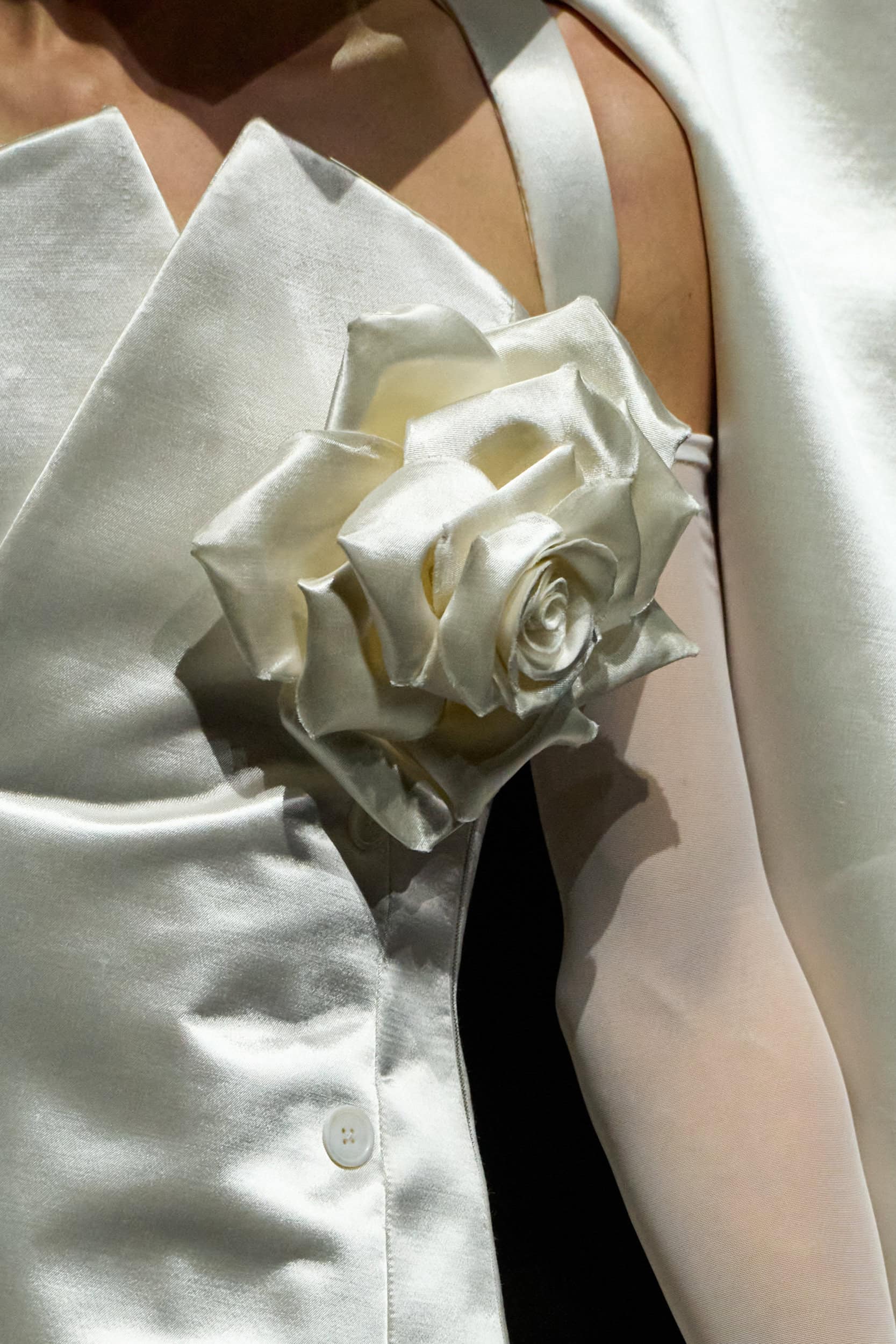 Robert Wun Fall 2025 Couture Fashion Show Details