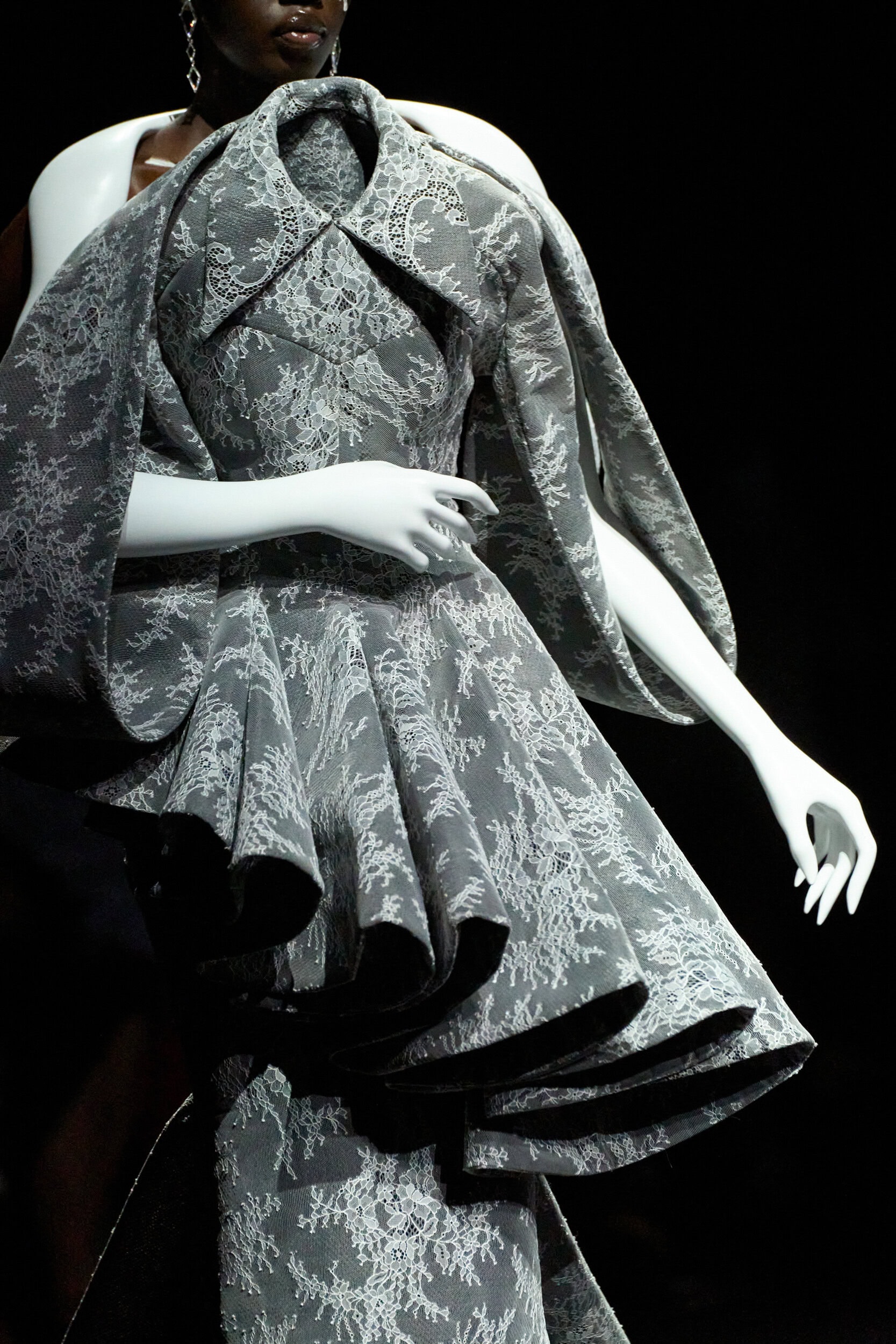 Robert Wun Fall 2025 Couture Fashion Show Details