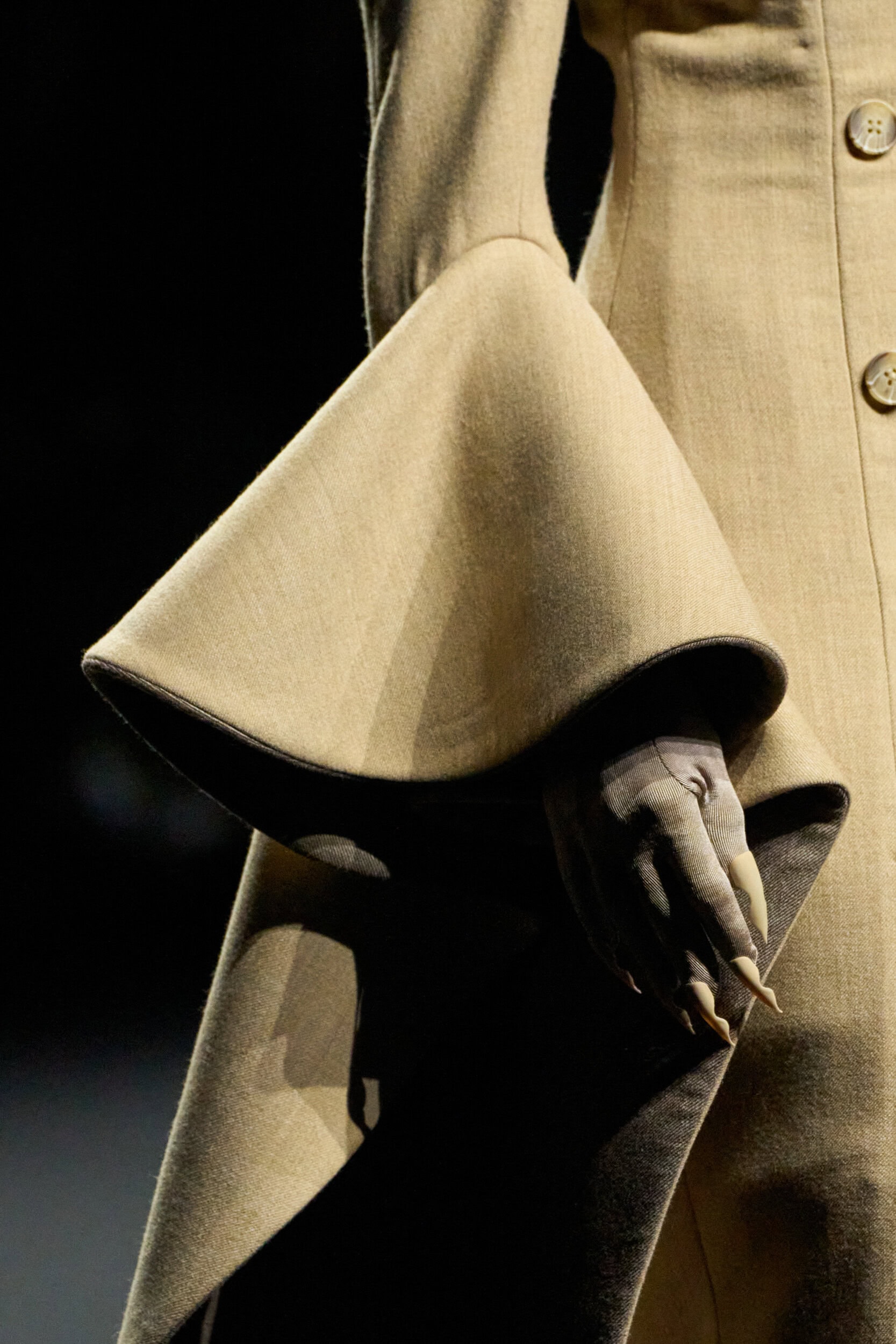 Robert Wun Fall 2025 Couture Fashion Show Details