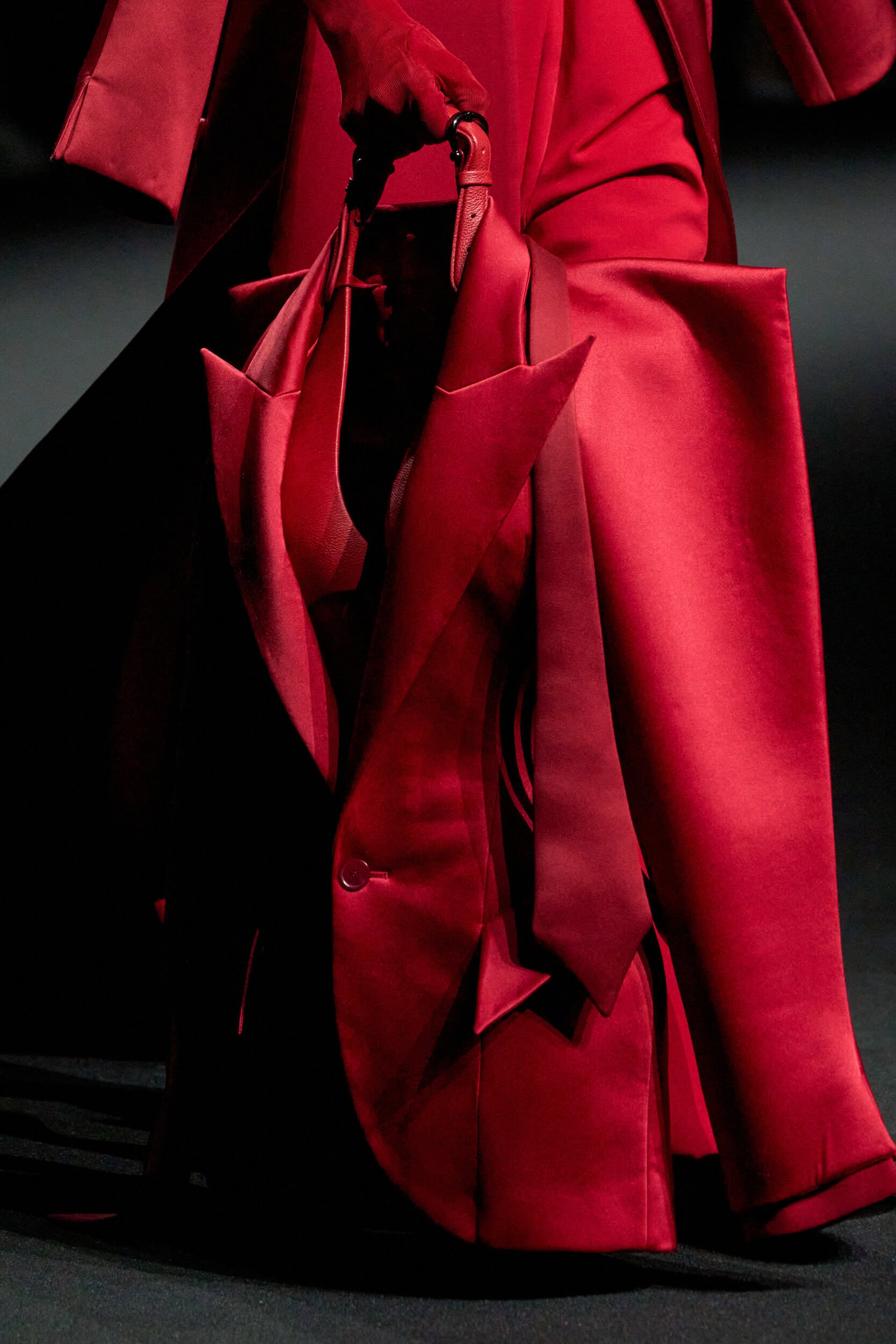 Robert Wun Fall 2025 Couture Fashion Show Details