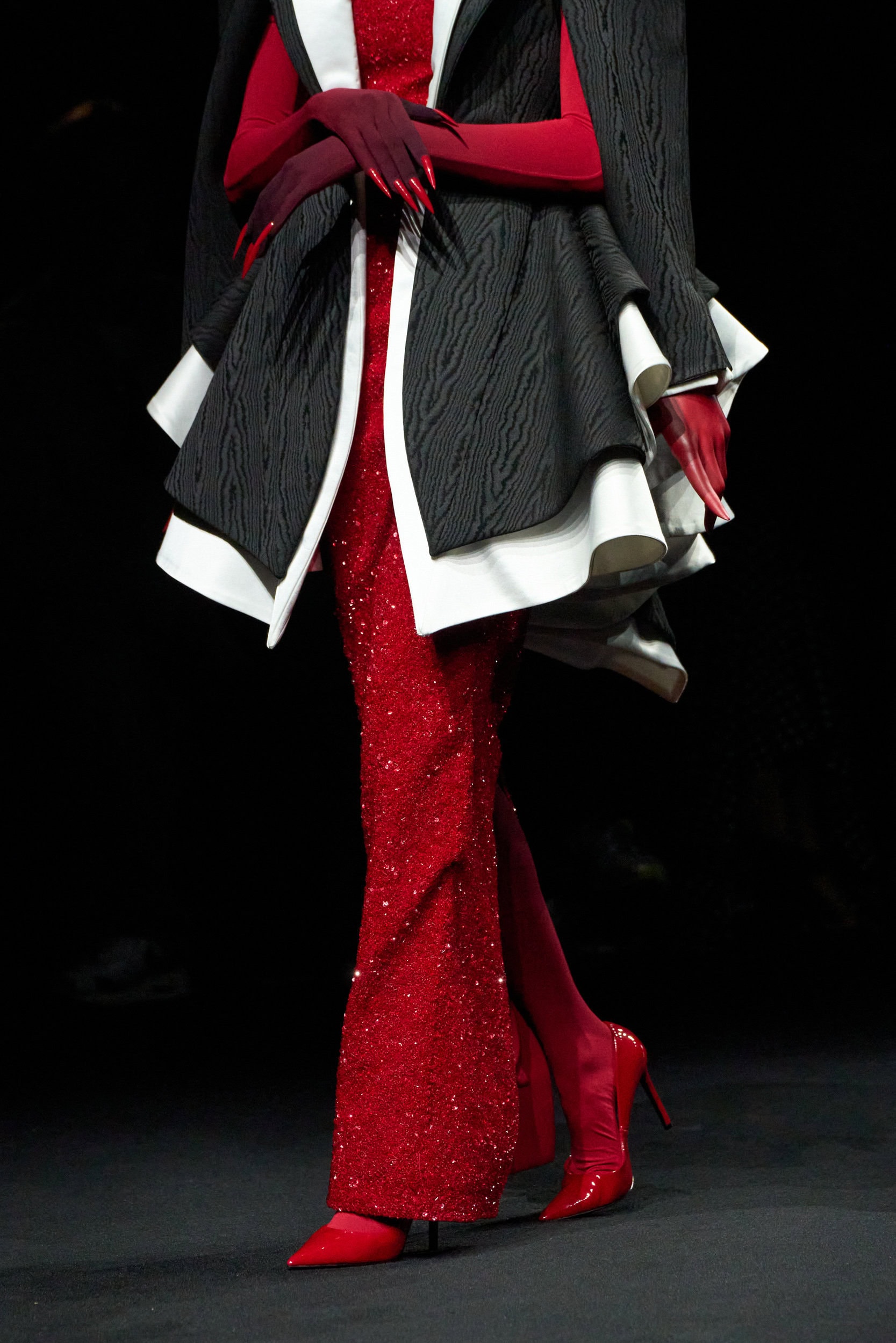 Robert Wun Fall 2025 Couture Fashion Show Details