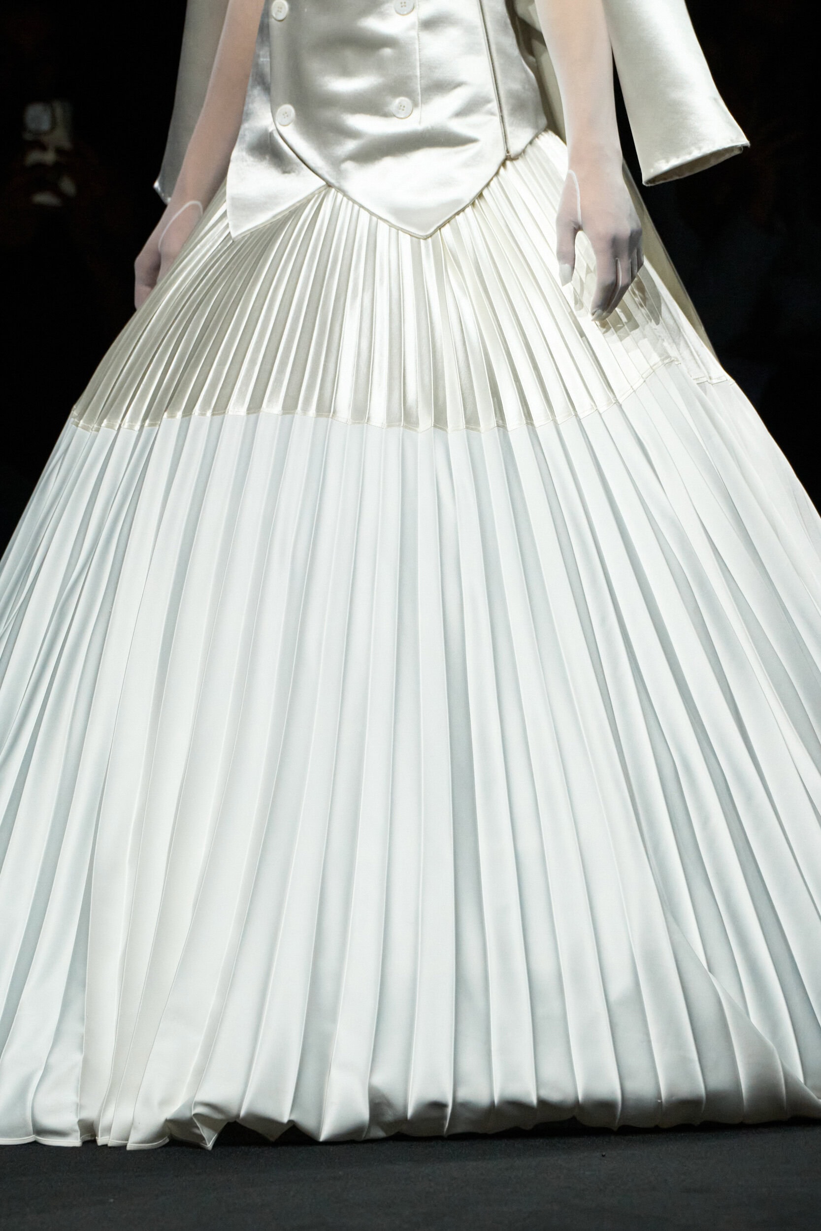 Robert Wun Fall 2025 Couture Fashion Show Details