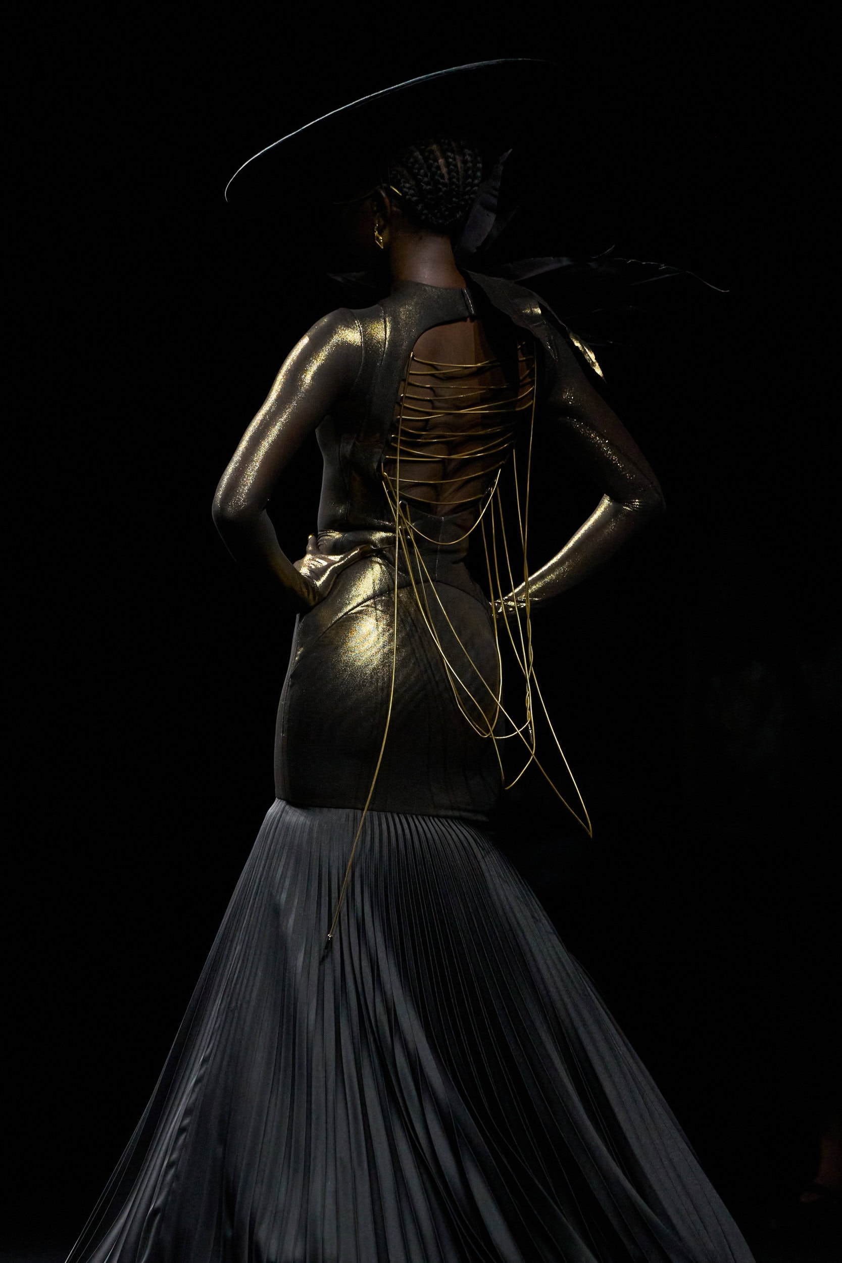Robert Wun Fall 2025 Couture Fashion Show Details