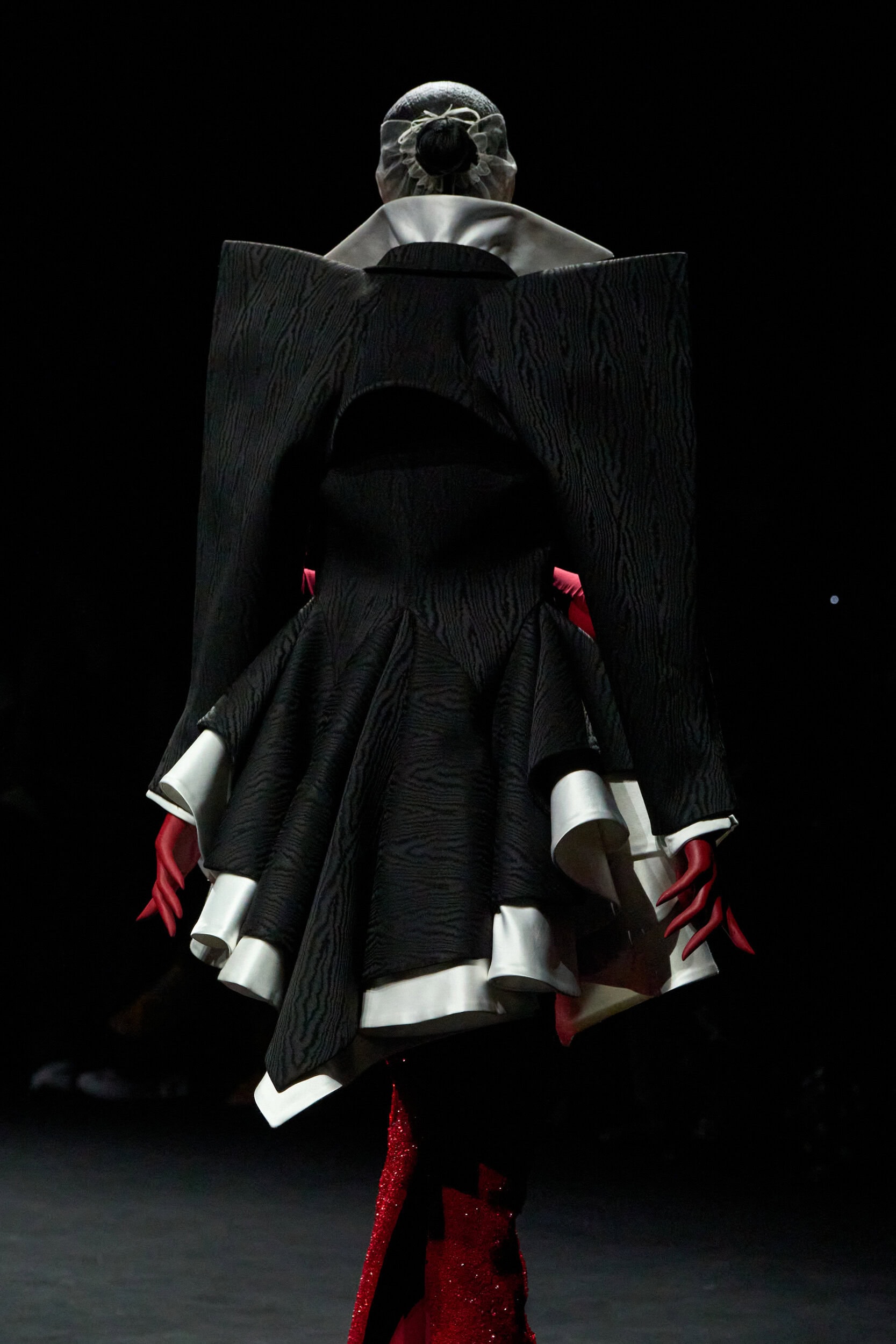 Robert Wun Fall 2025 Couture Fashion Show Details