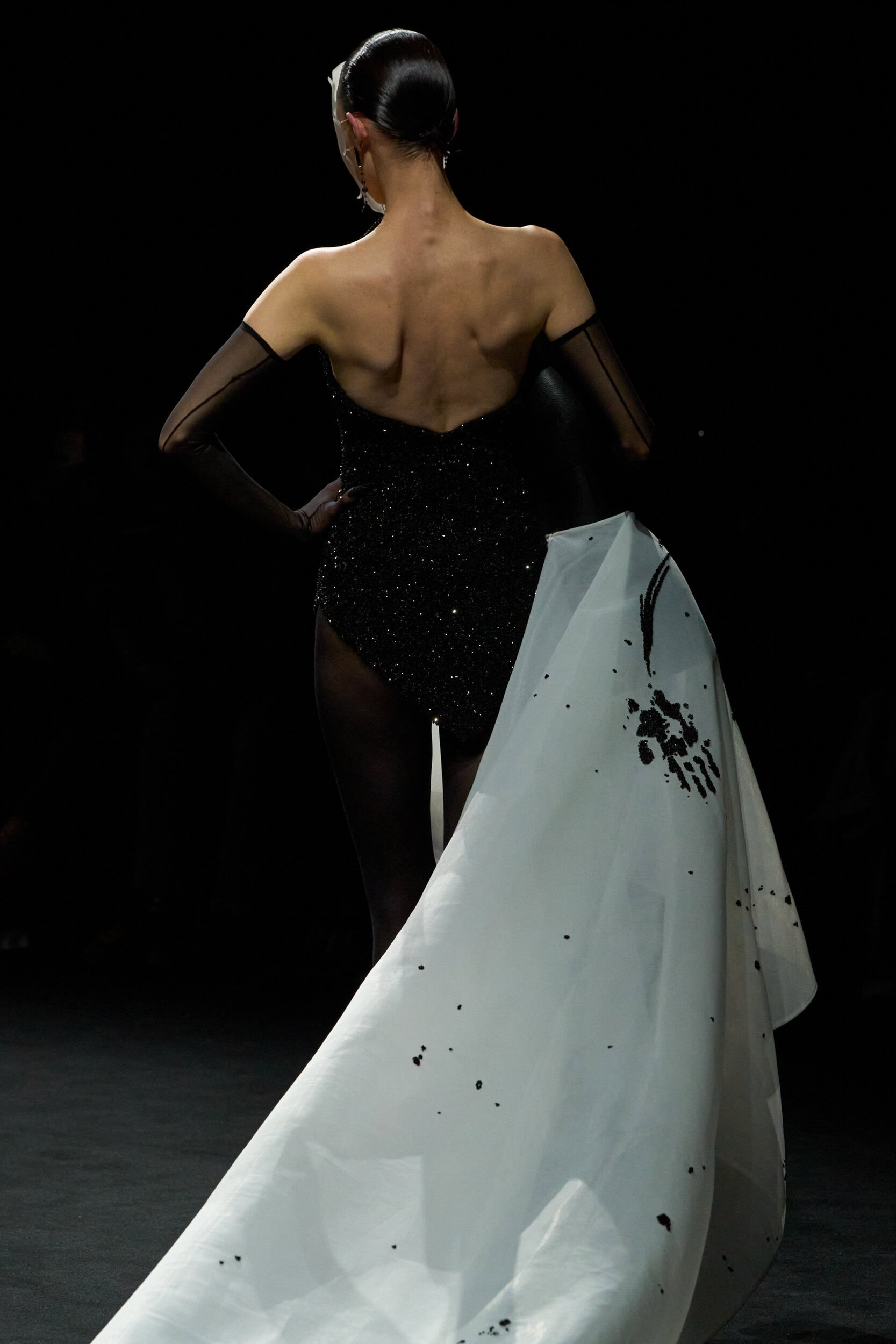 Robert Wun Fall 2025 Couture Fashion Show Details