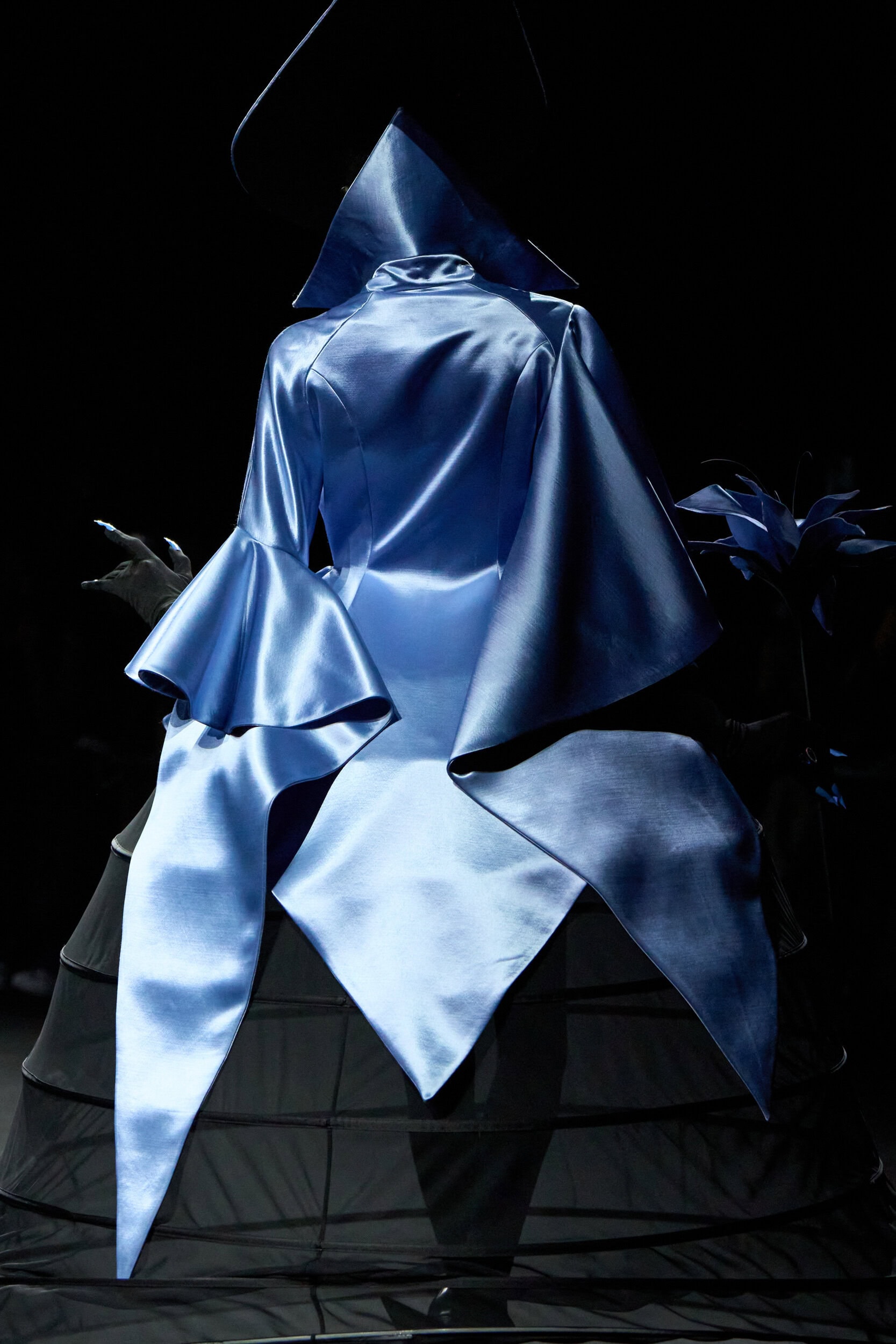 Robert Wun Fall 2025 Couture Fashion Show Details