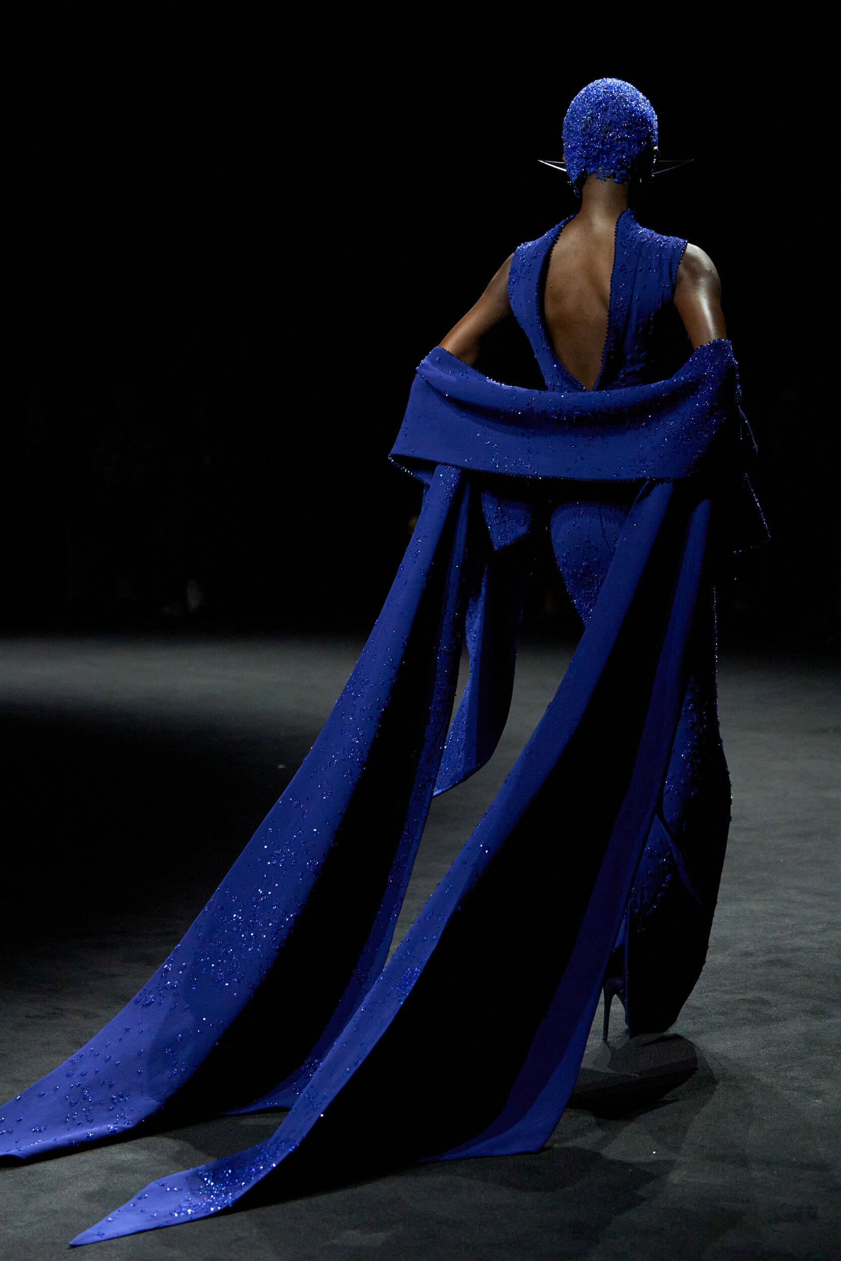 Robert Wun Fall 2025 Couture Fashion Show Details