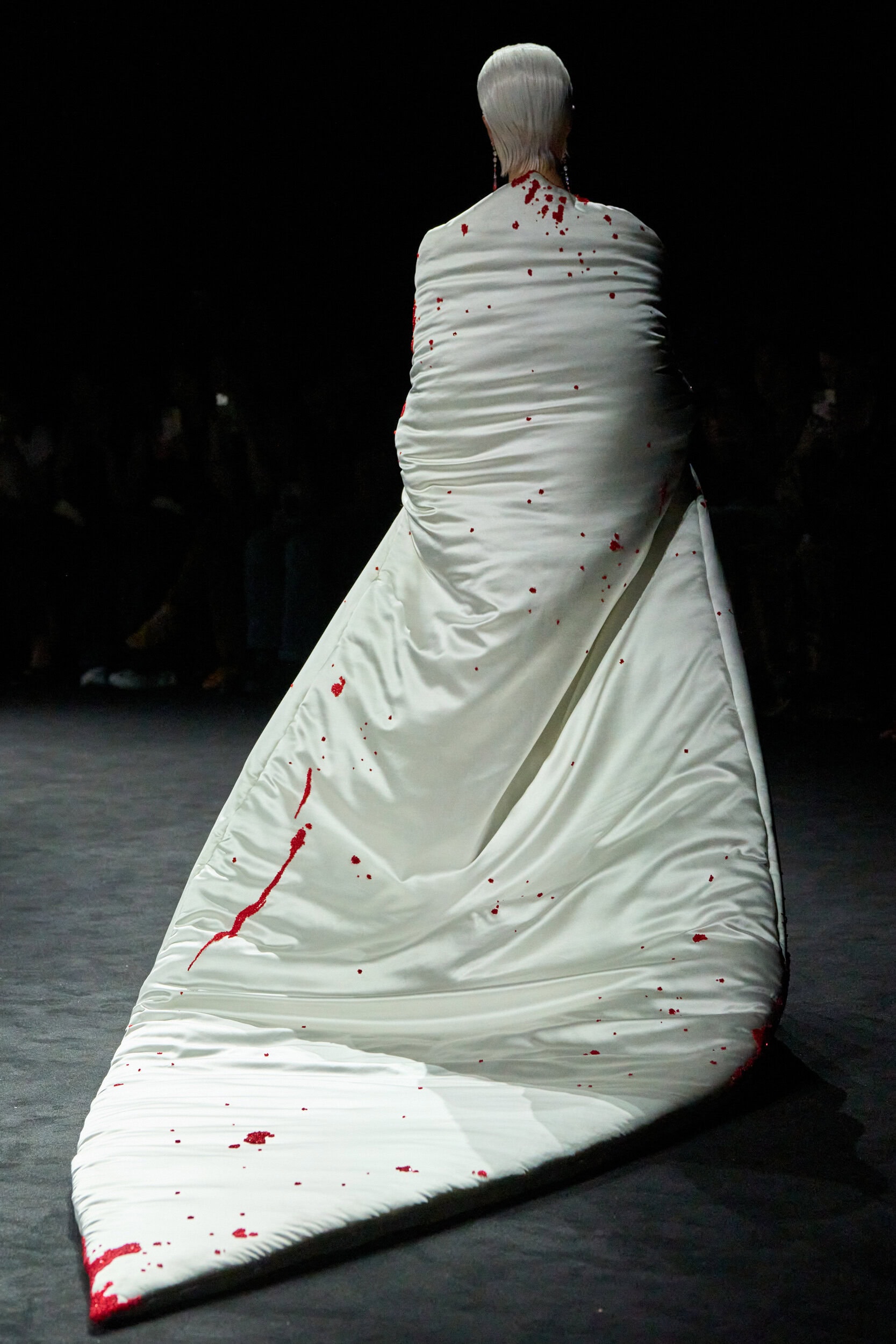 Robert Wun Fall 2025 Couture Fashion Show Details