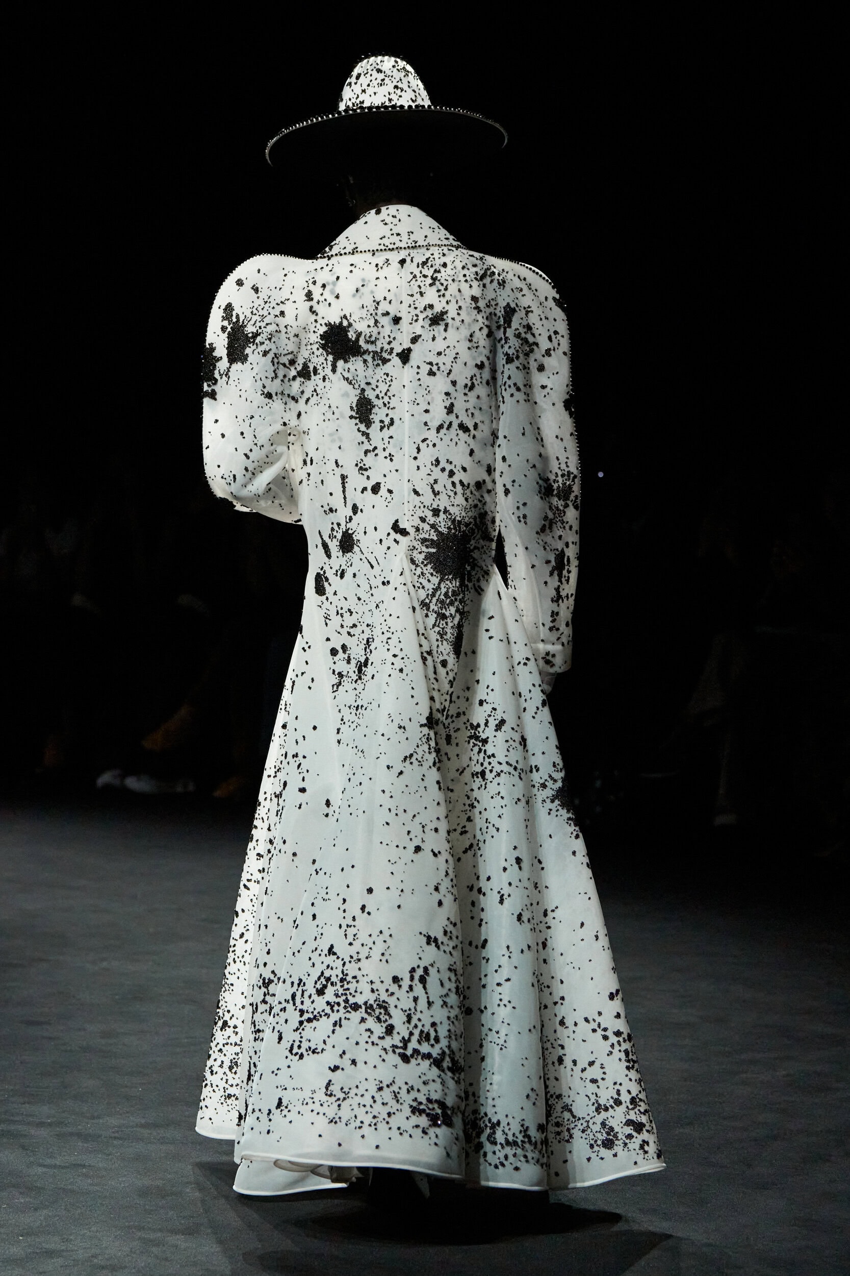 Robert Wun Fall 2025 Couture Fashion Show Details
