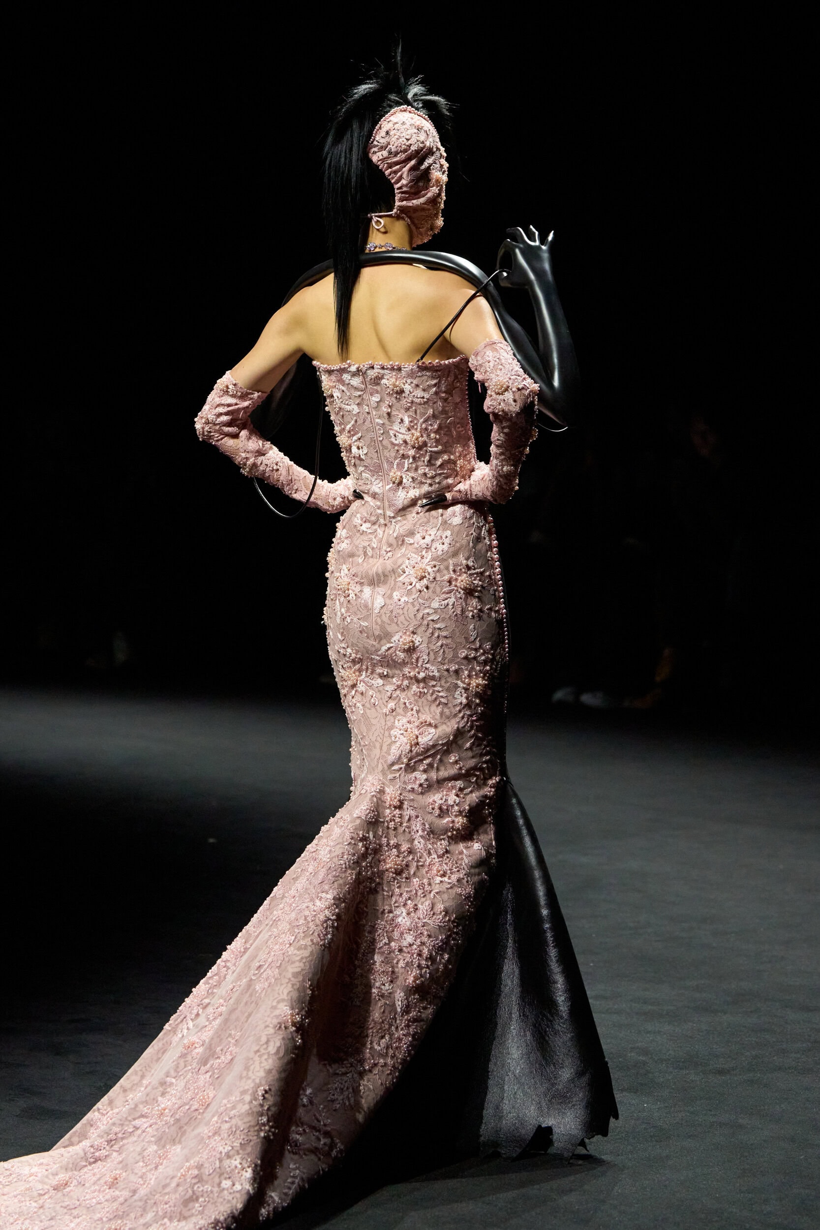 Robert Wun Fall 2025 Couture Fashion Show Details