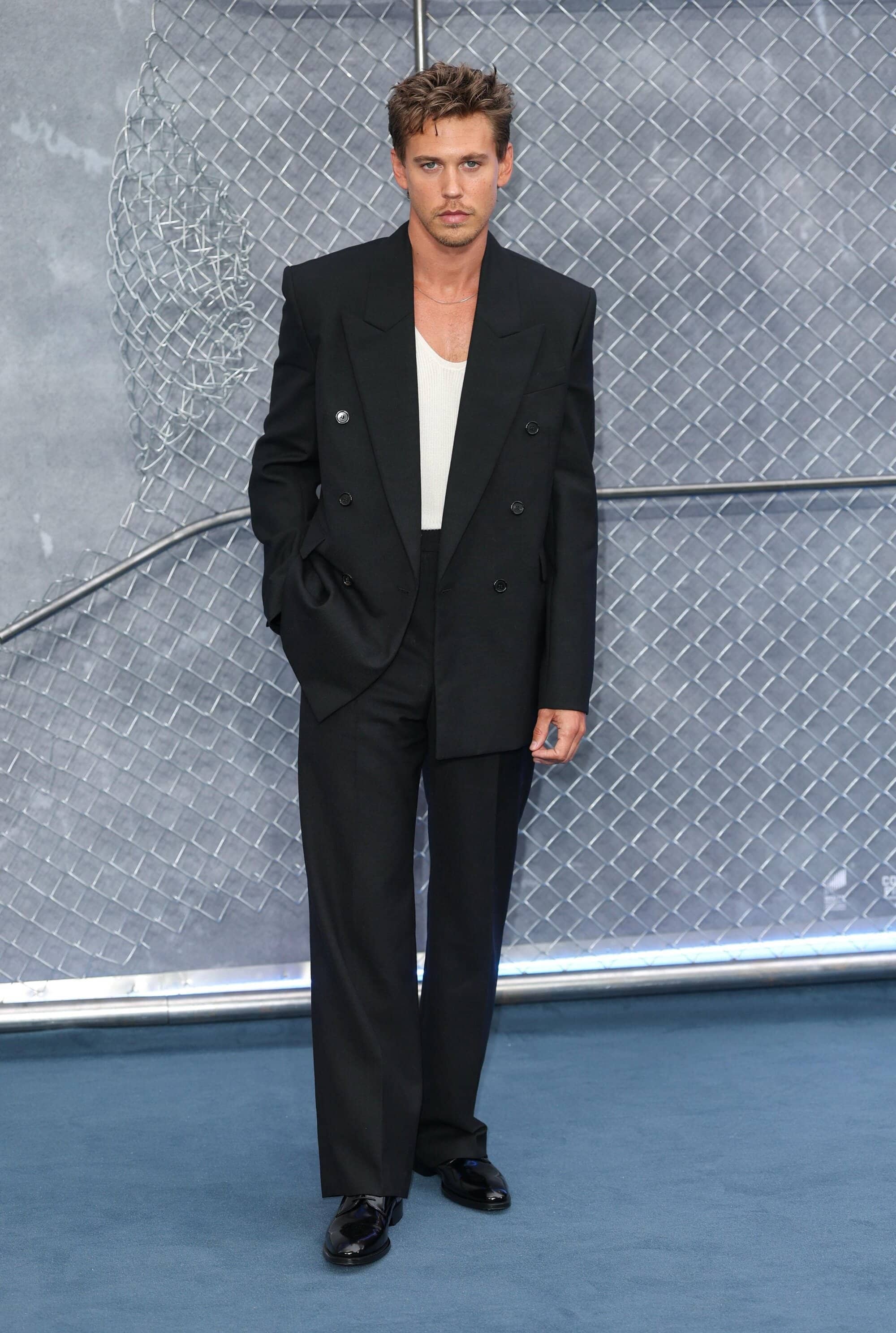 Austin Butler wore Saint Laurent by Anthony Vaccarello for the premiere of “Caught Stealing” in London