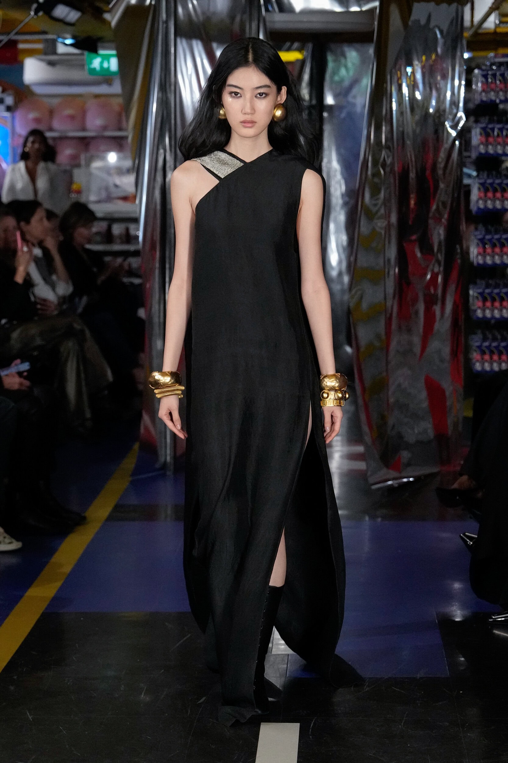 Ak Ok Anamika Khanna Spring 2026 Fashion Show