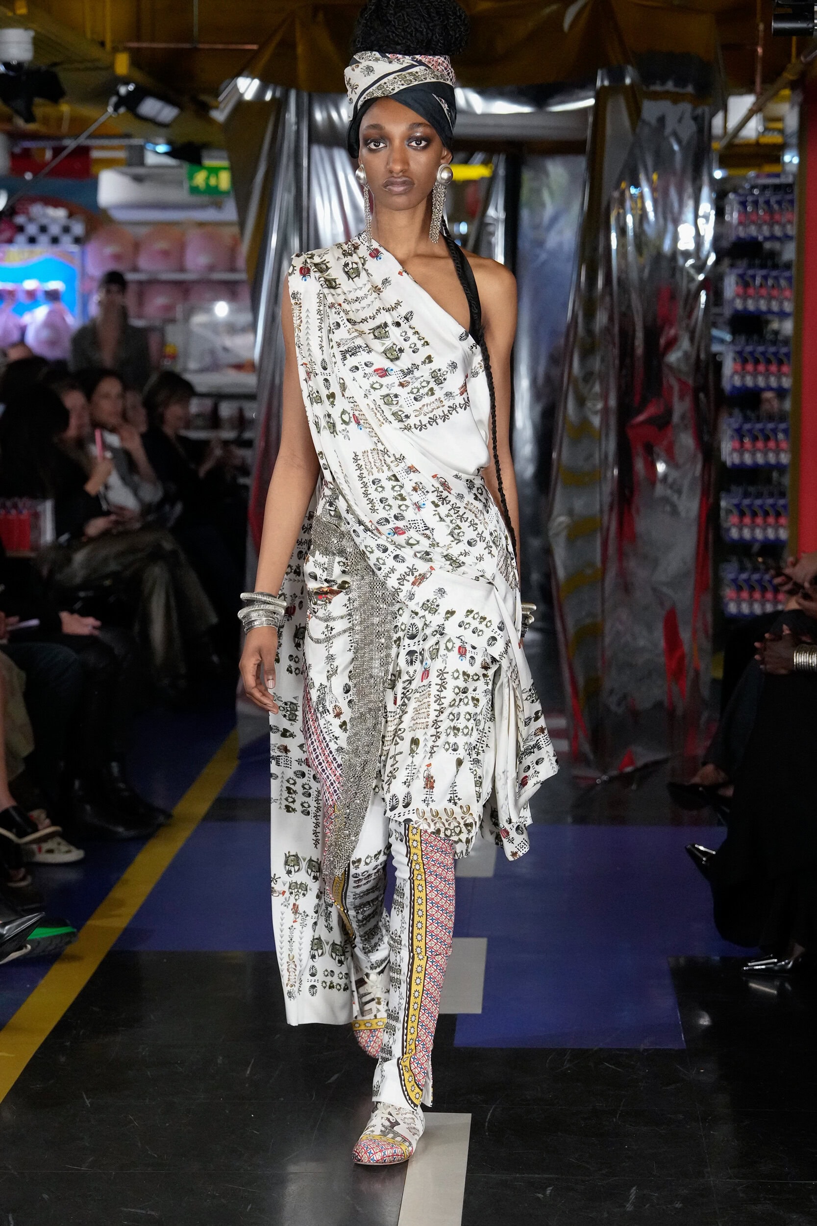 Ak Ok Anamika Khanna Spring 2026 Fashion Show