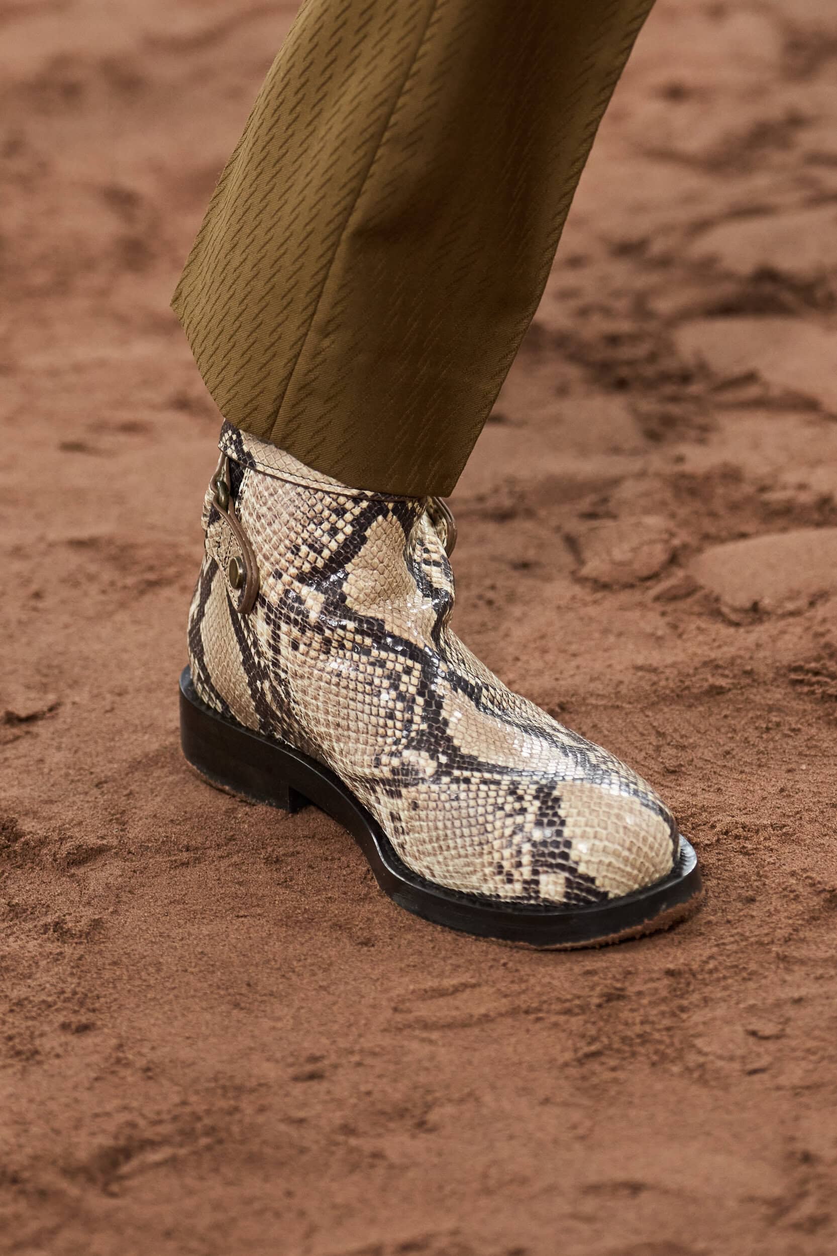 Burberry Spring 2026 Fashion Show Details