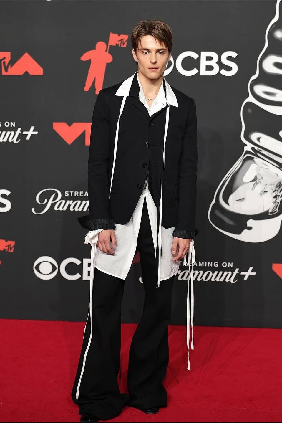 Corey Fogelmanis in Ann Demeulemeester at the 2025 VMAs