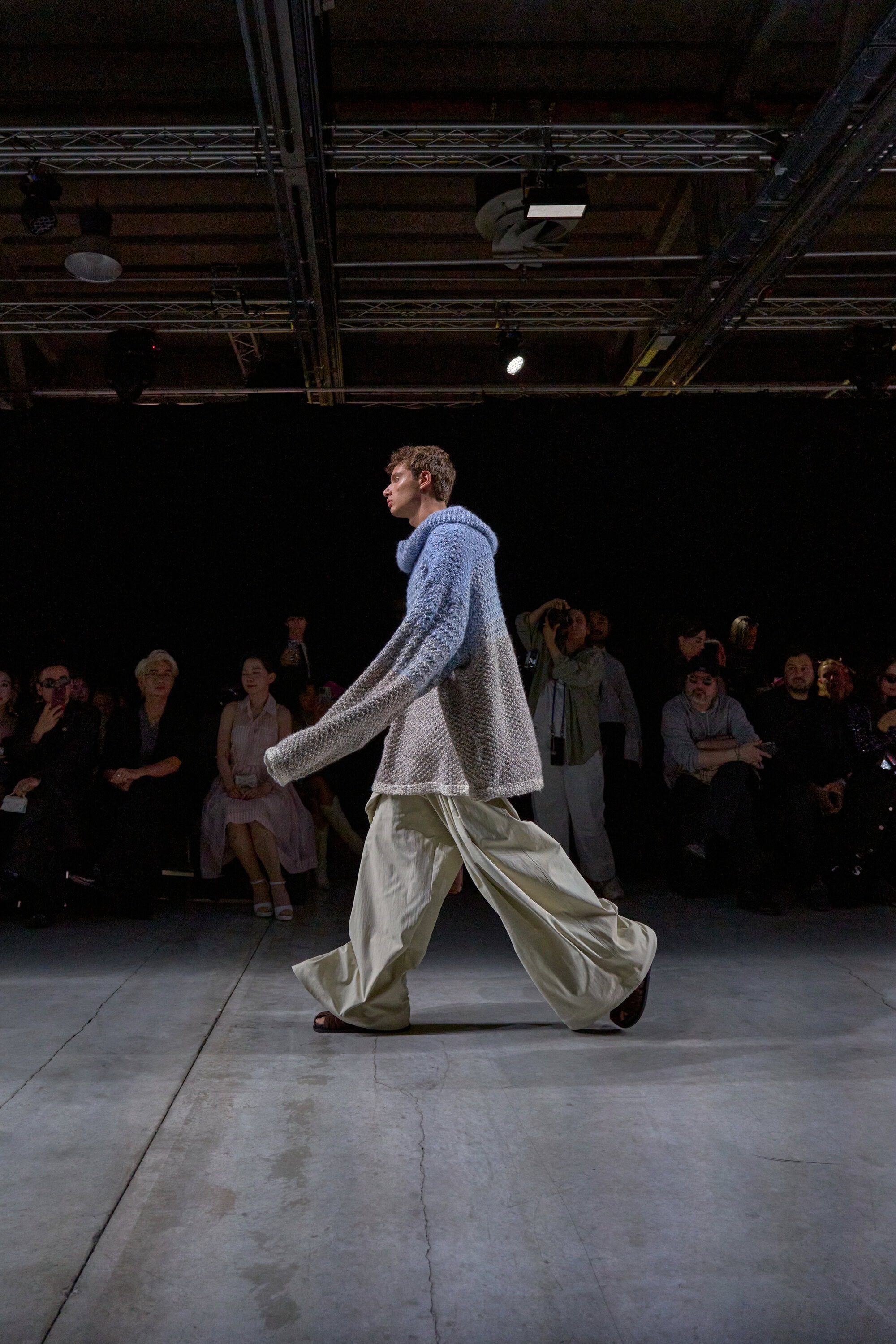 Phan Dang Hoang Spring 2026 Fashion Show Atmosphere