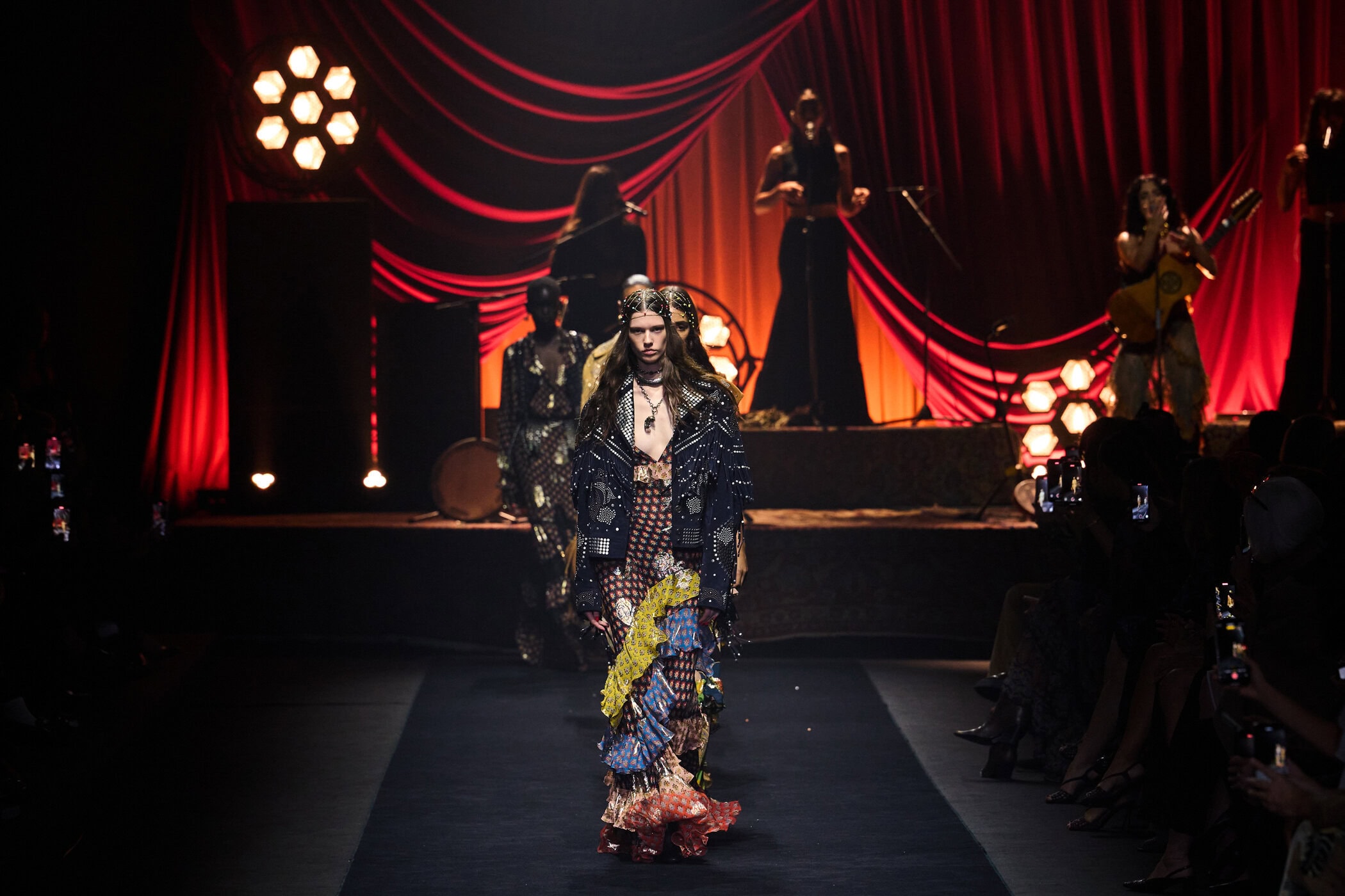 Etro Spring 2026 Fashion Show Atmosphere