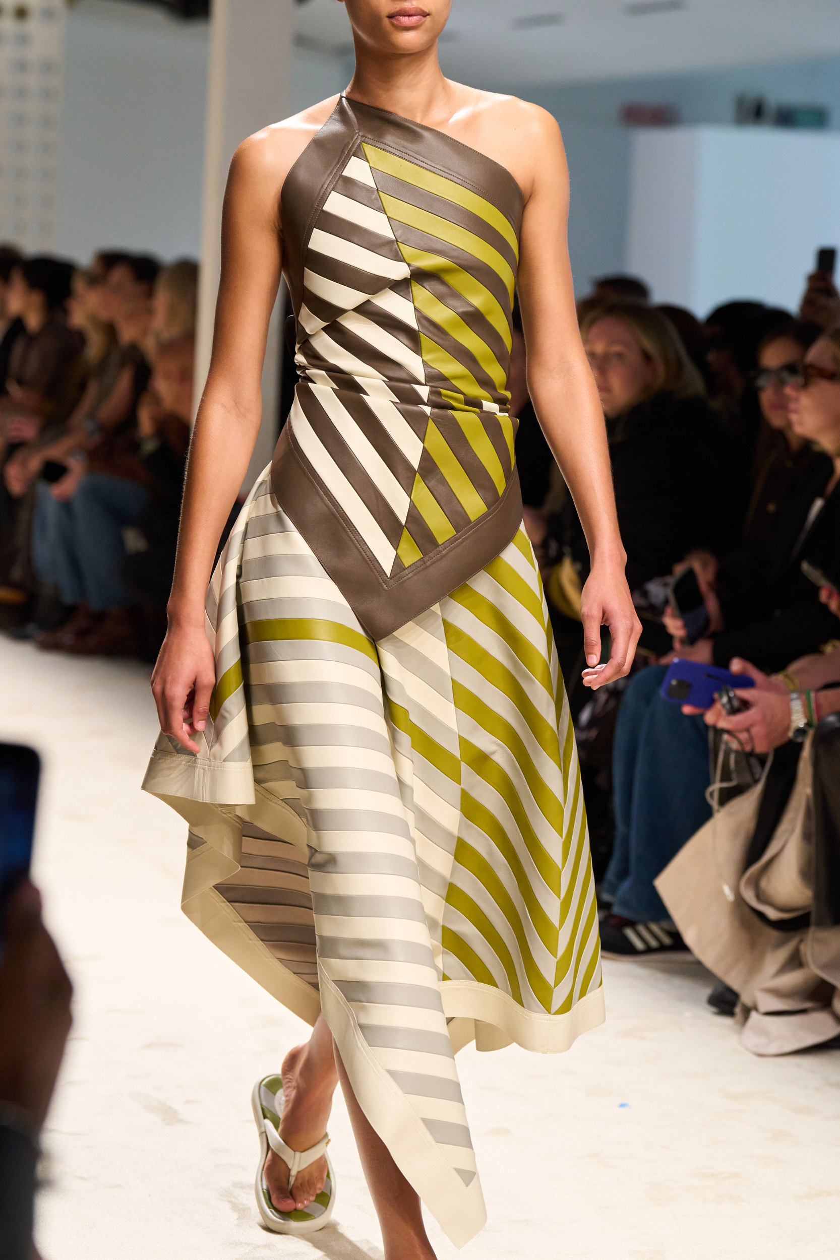 Tod S Spring 2026 Fashion Show Details