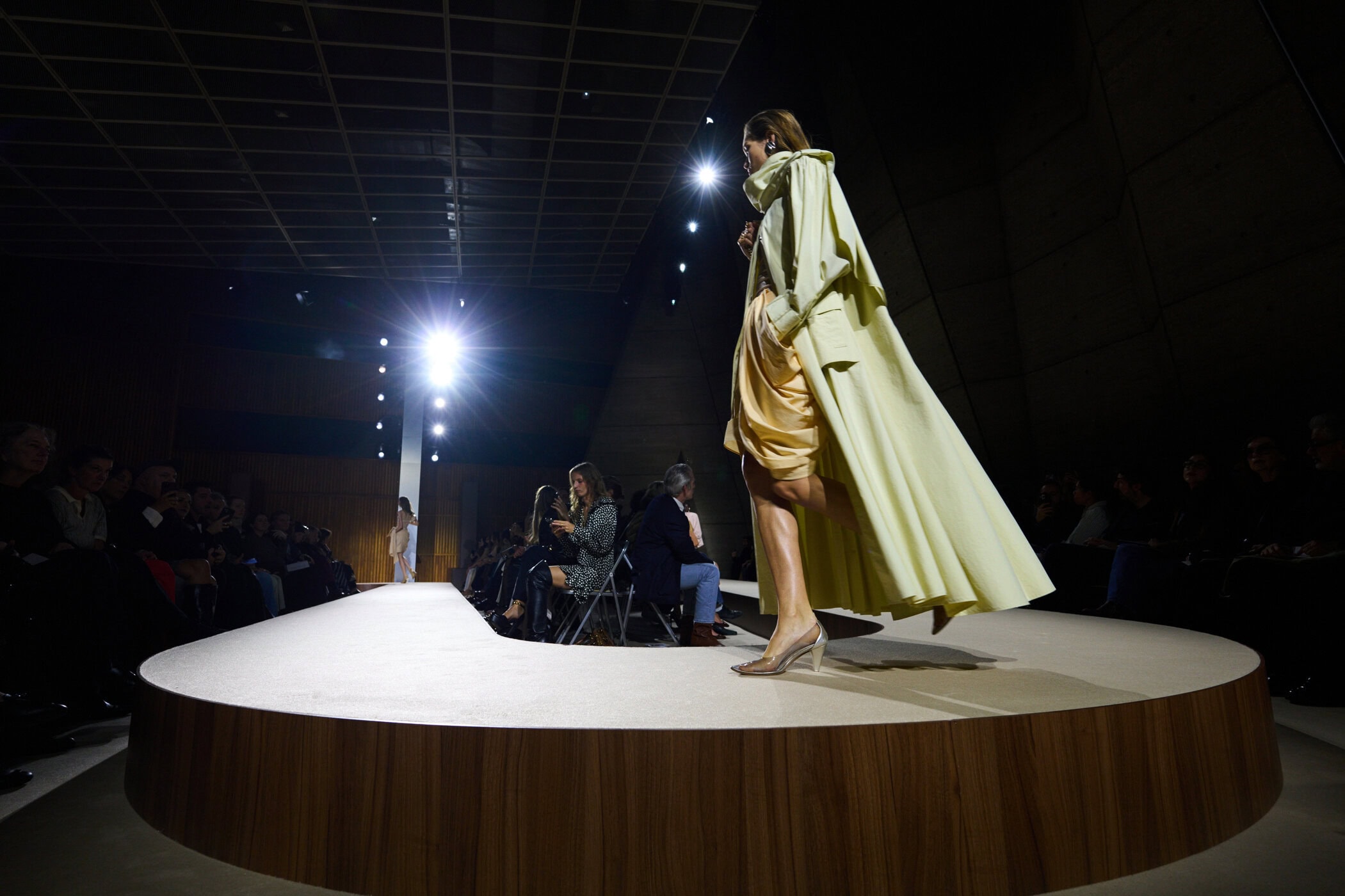 Chloe Spring 2026 Fashion Show Atmosphere