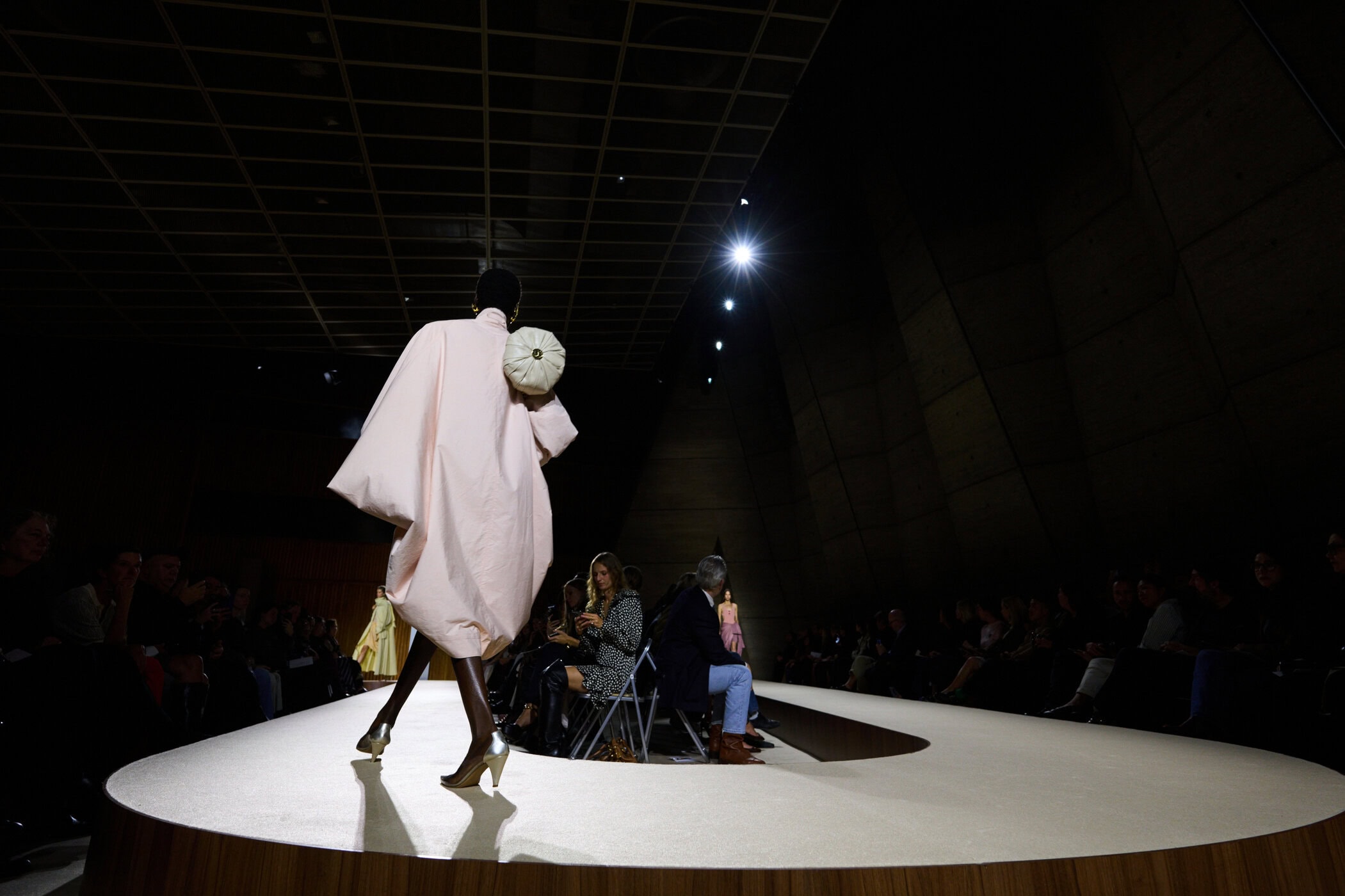 Chloe Spring 2026 Fashion Show Atmosphere