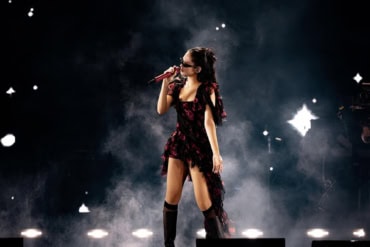 Jennie Kim wears McQueen to The Blackpink 'Deadline' World Tour in Bangkok