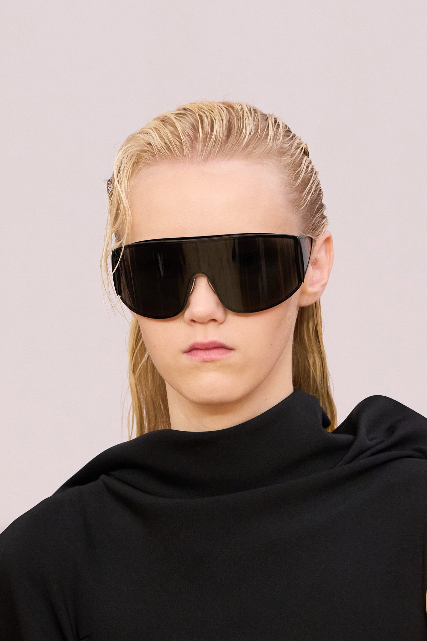 Loewe Spring 2026 Fashion Show Details