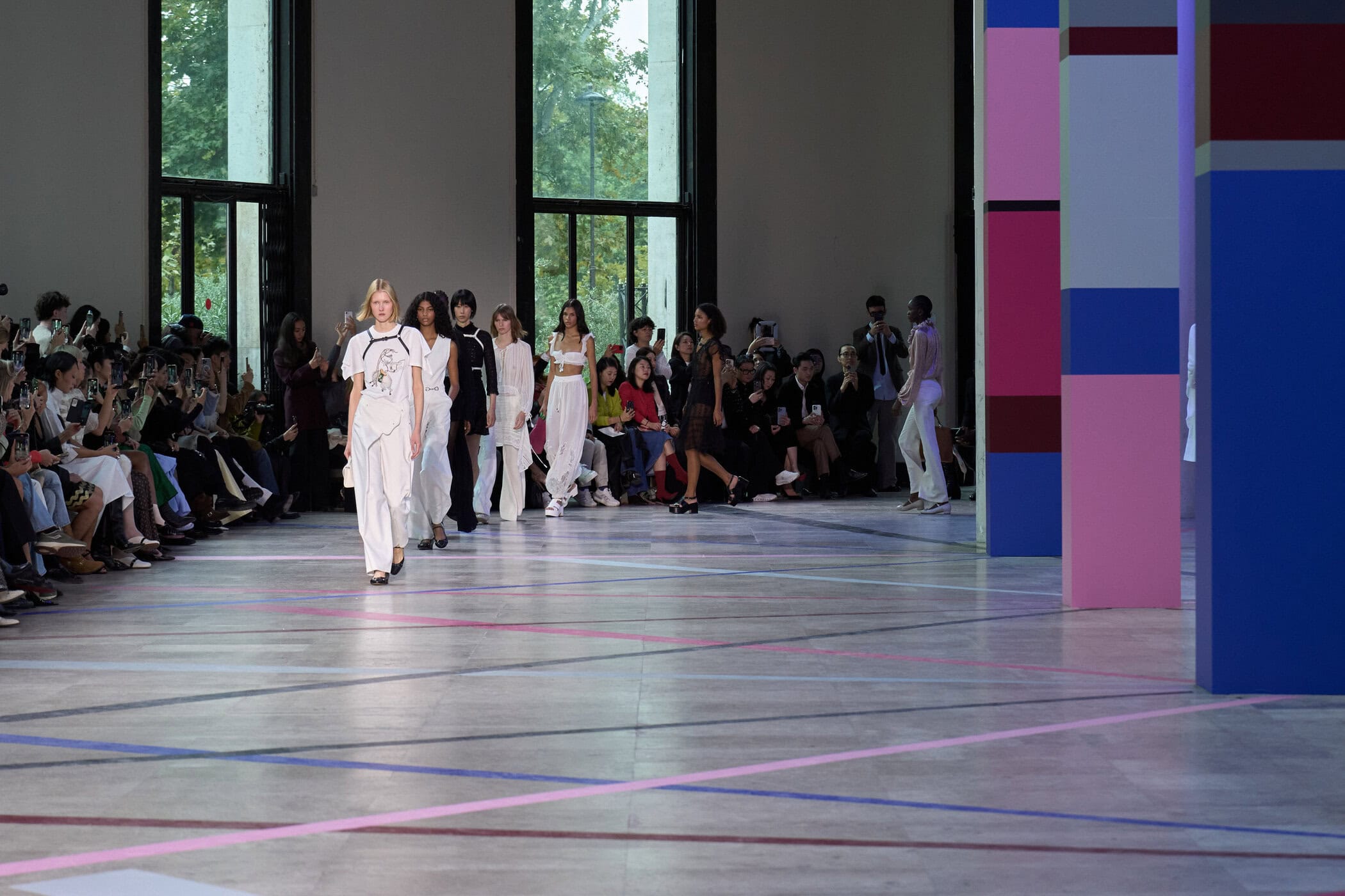 Shiatzy Chen Spring 2026 Fashion Show Atmosphere