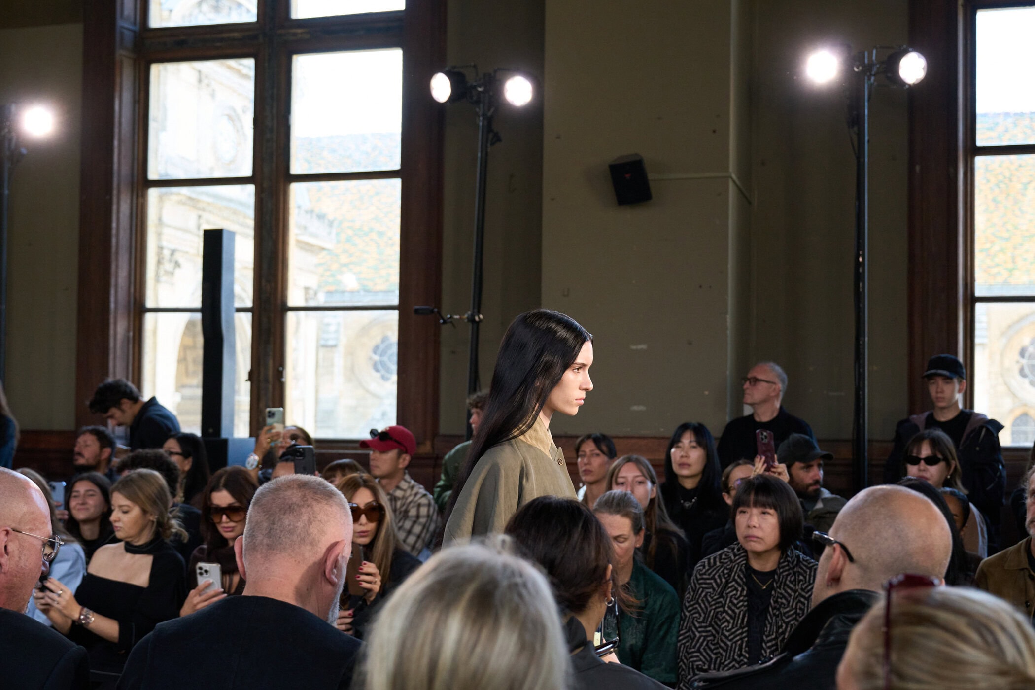 Uma Wang Spring 2026 Fashion Show Atmosphere