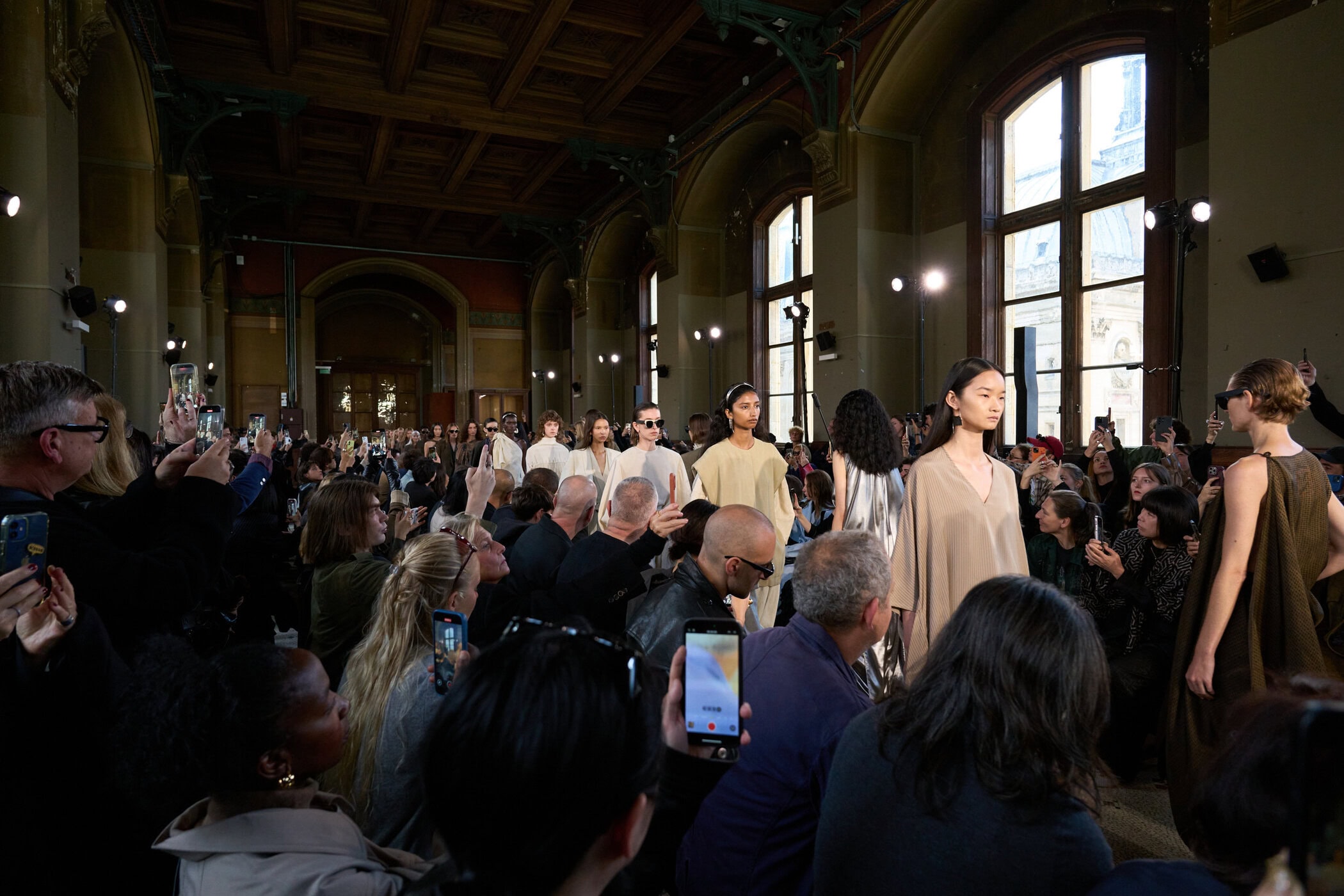 Uma Wang Spring 2026 Fashion Show Atmosphere