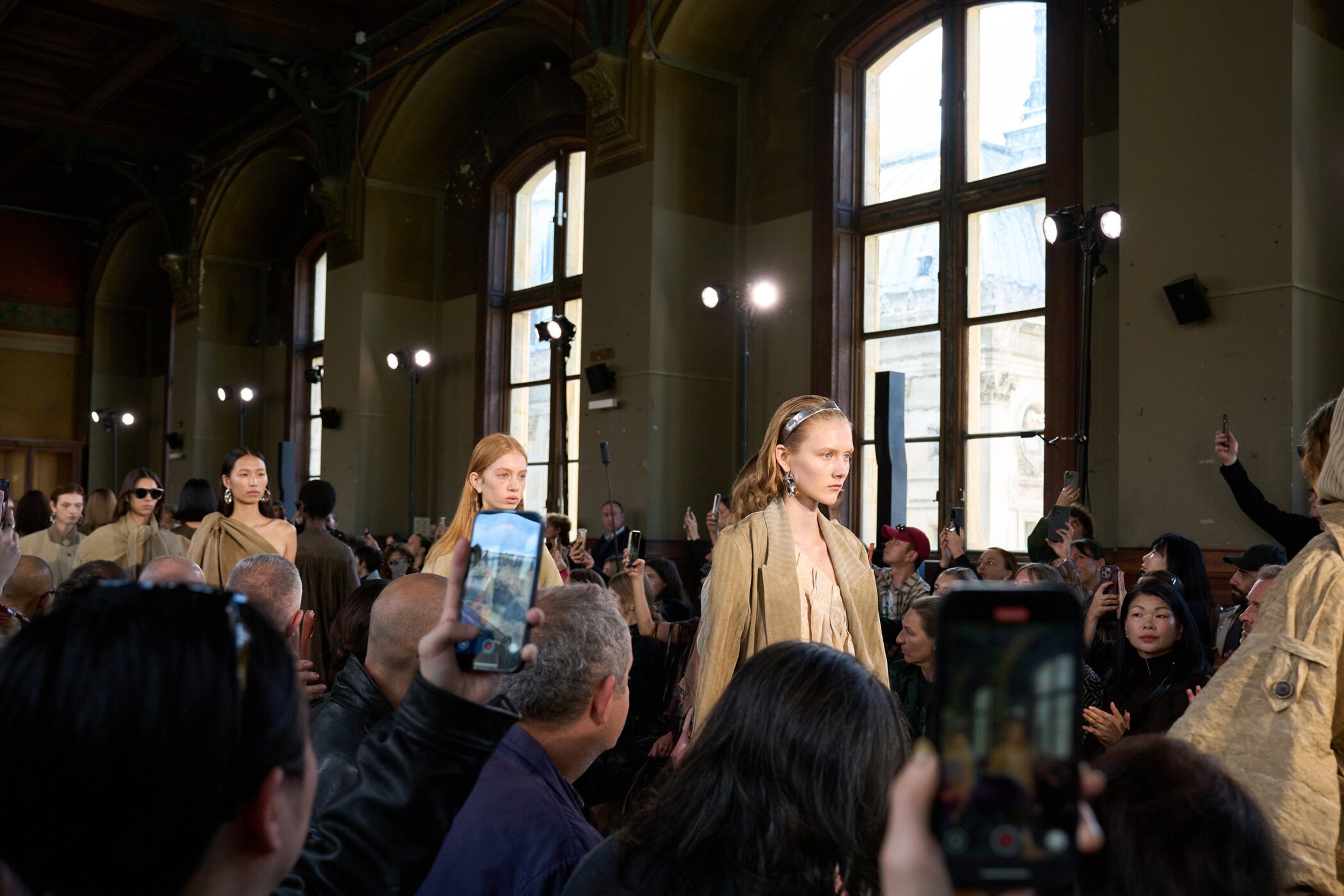 Uma Wang Spring 2026 Fashion Show Atmosphere