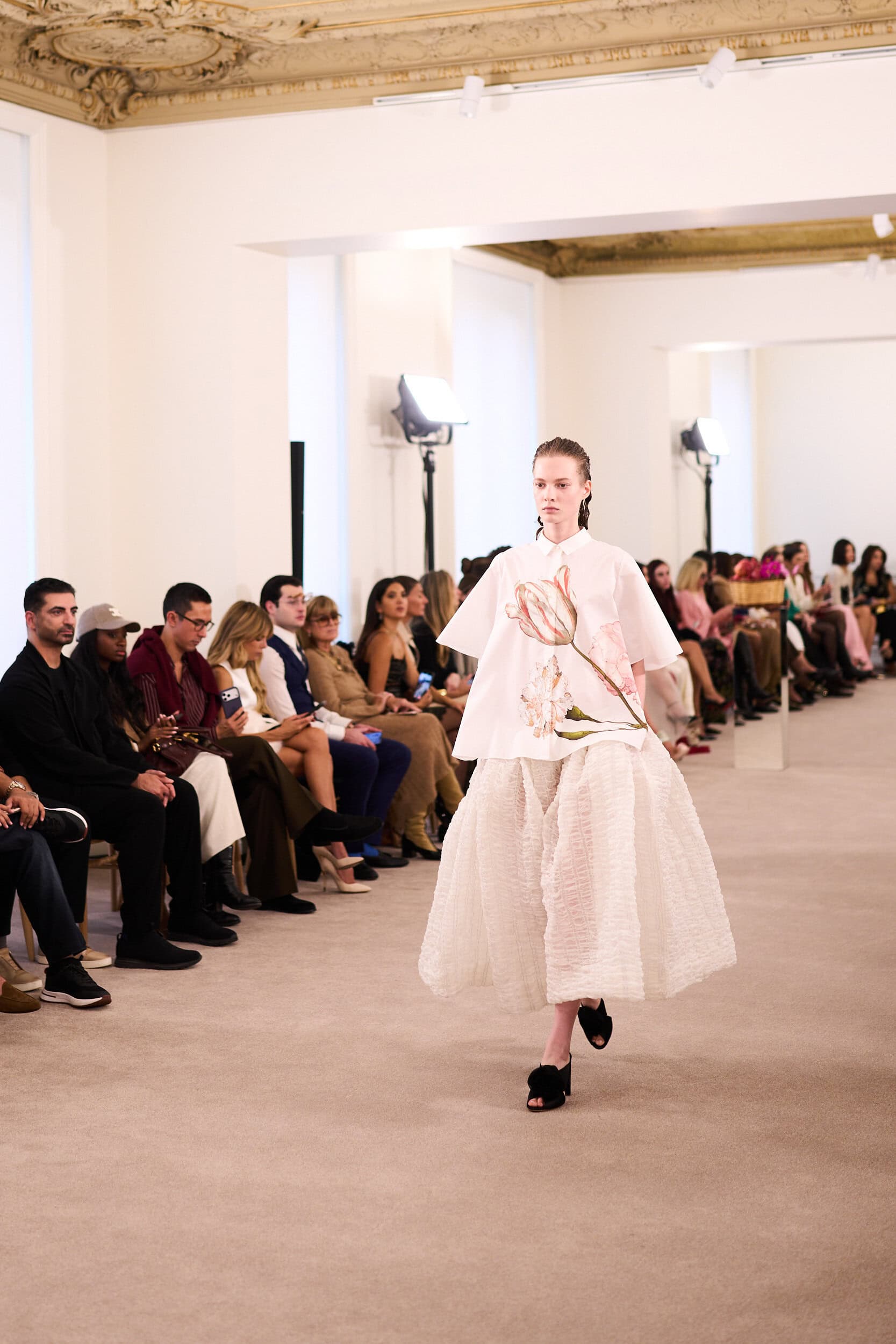 Giambattista Valli Spring 2026 Fashion Show Atmosphere