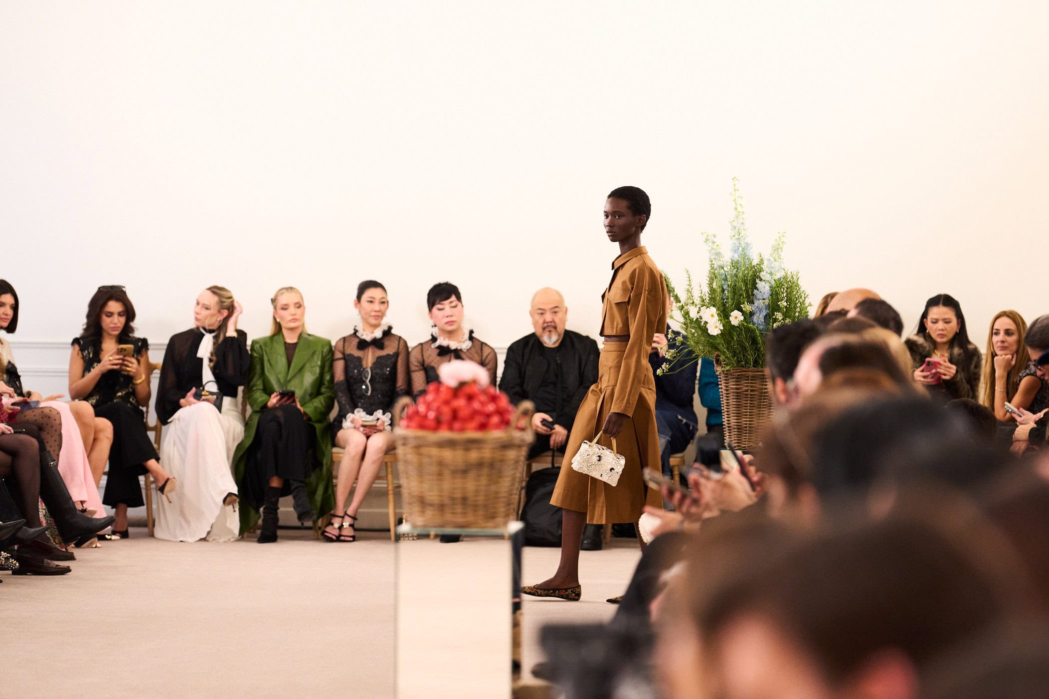 Giambattista Valli Spring 2026 Fashion Show Atmosphere