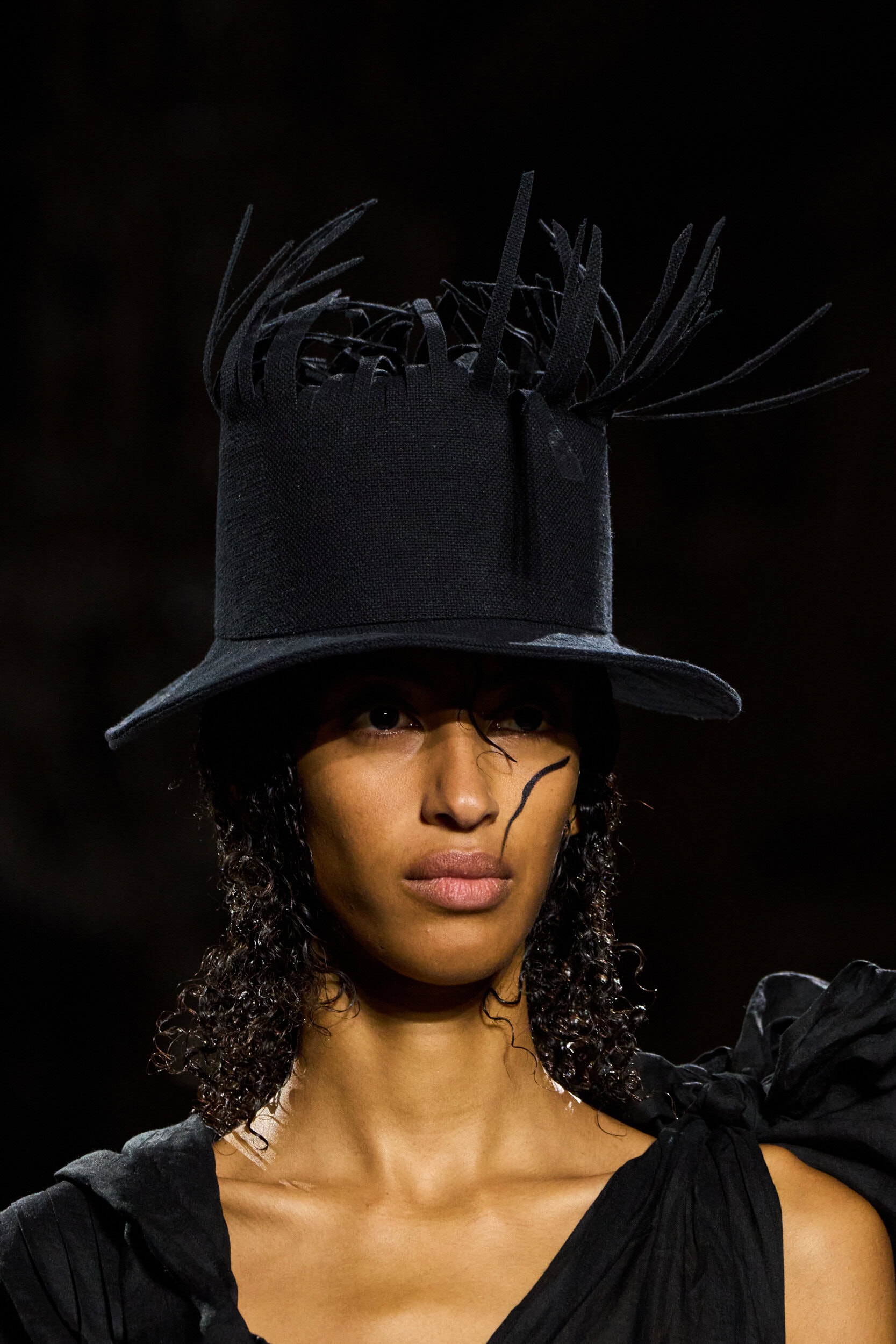 Yohji Yamamoto Spring 2026 Fashion Show Details