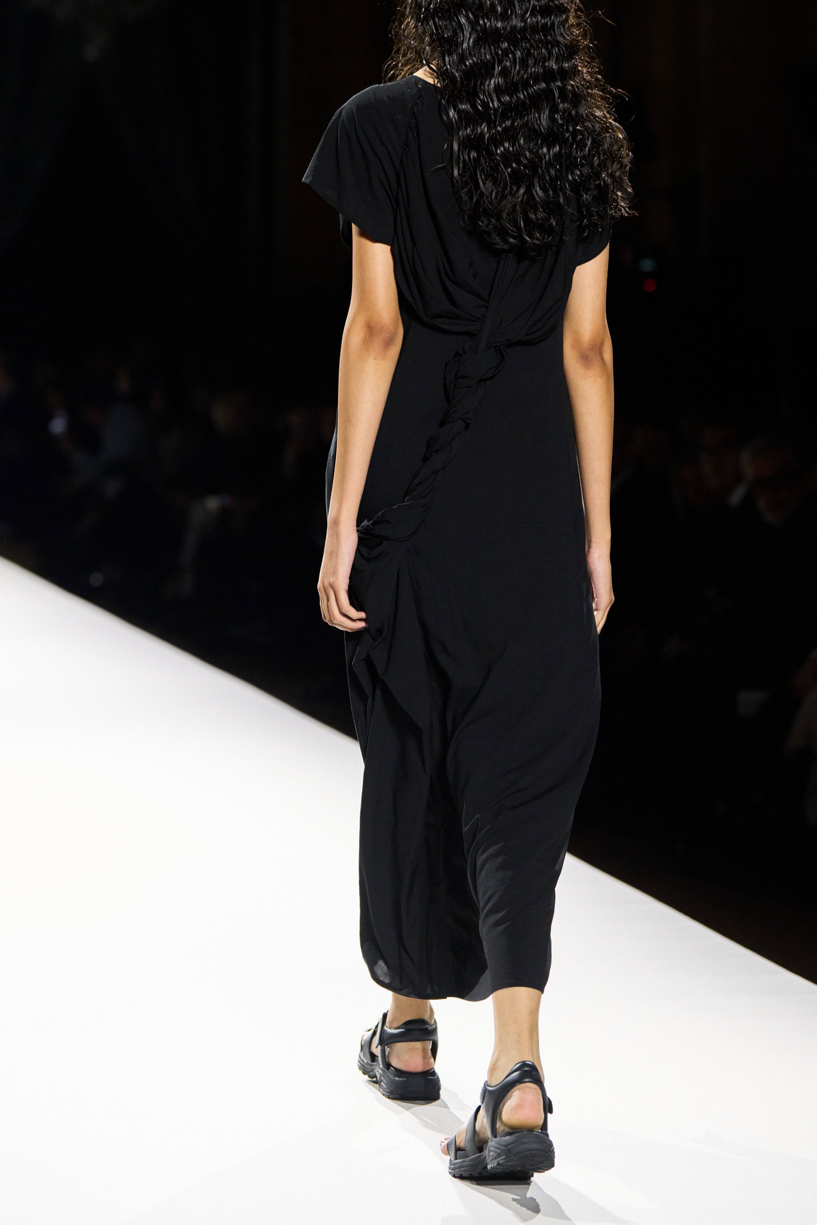 Yohji Yamamoto Spring 2026 Fashion Show Details