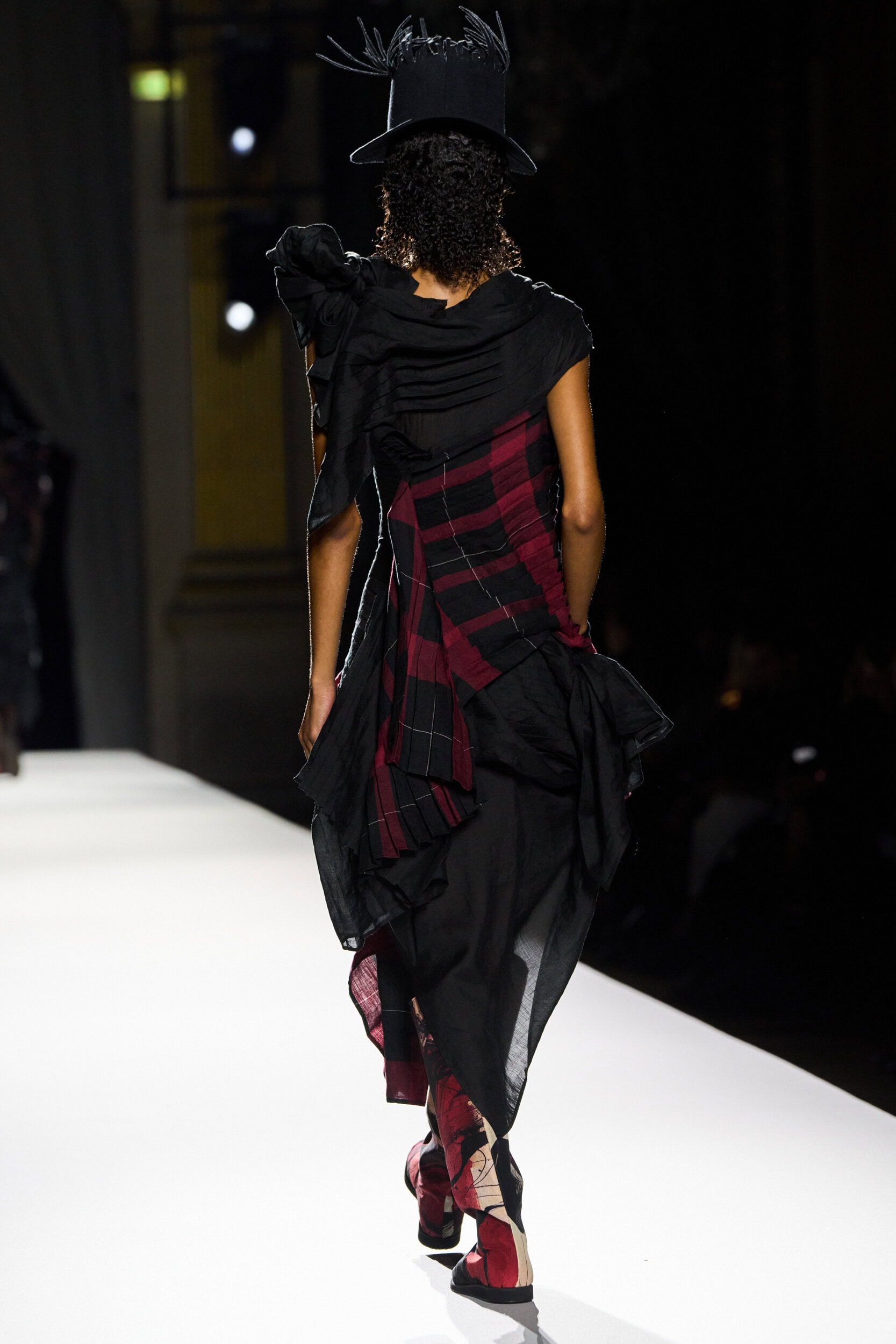 Yohji Yamamoto Spring 2026 Fashion Show Details