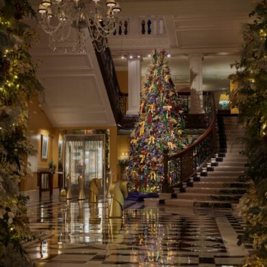 Burberry and Claridge’s Unveil Daniel Lee’s Christmas Tree