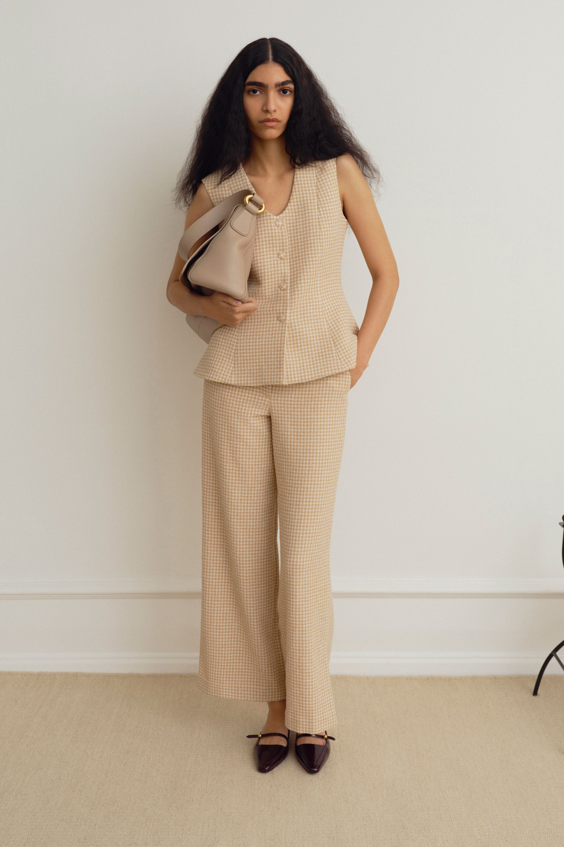 6 (ROKU) - By Malene Birger ベスト By Malene Birger Pre-Fall 2026 Collection | The Impression
